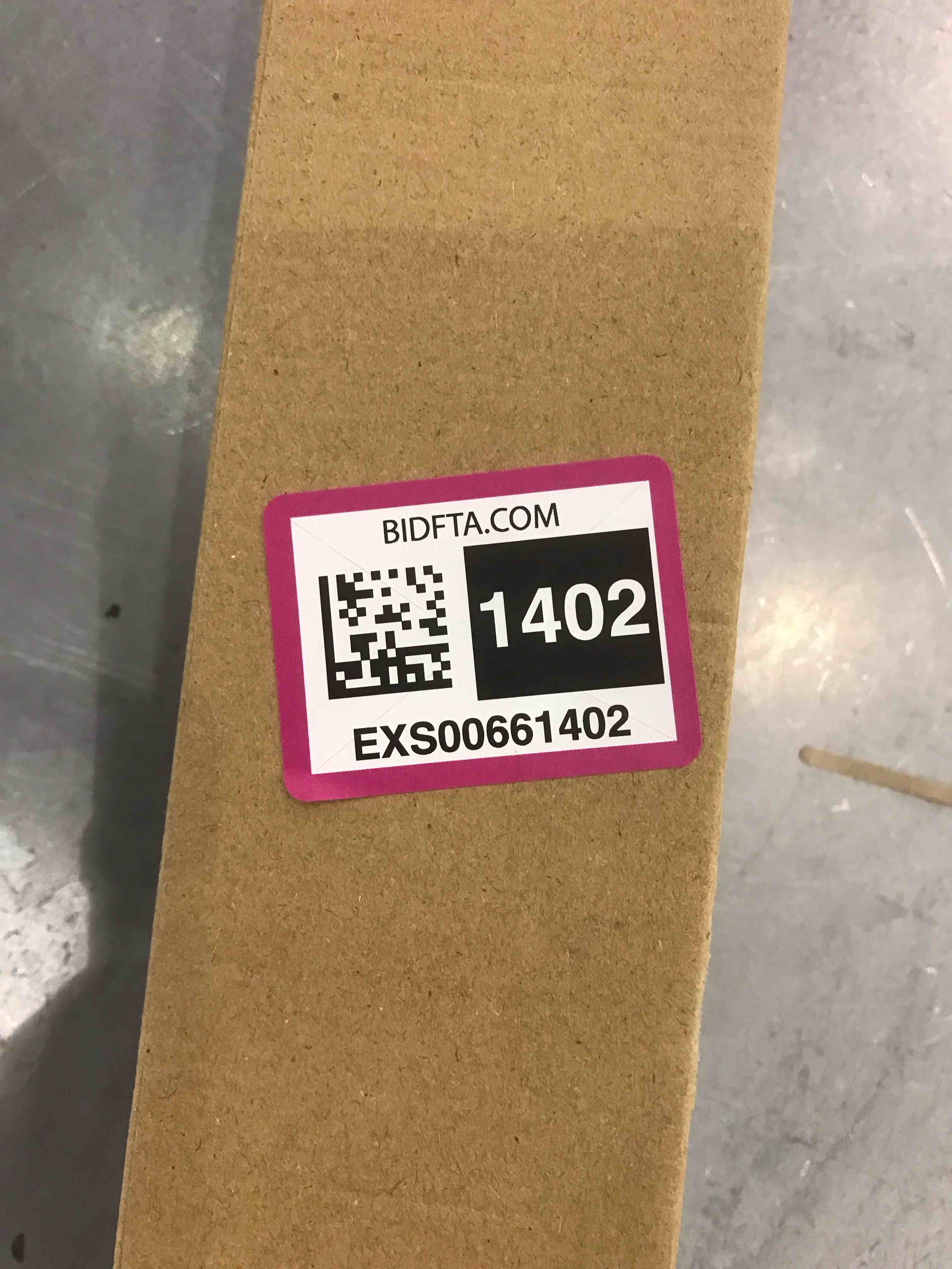 https://s3.amazonaws.com/lotting-images-prod/bidfta/EXS00661402_1698060470046.jpeg