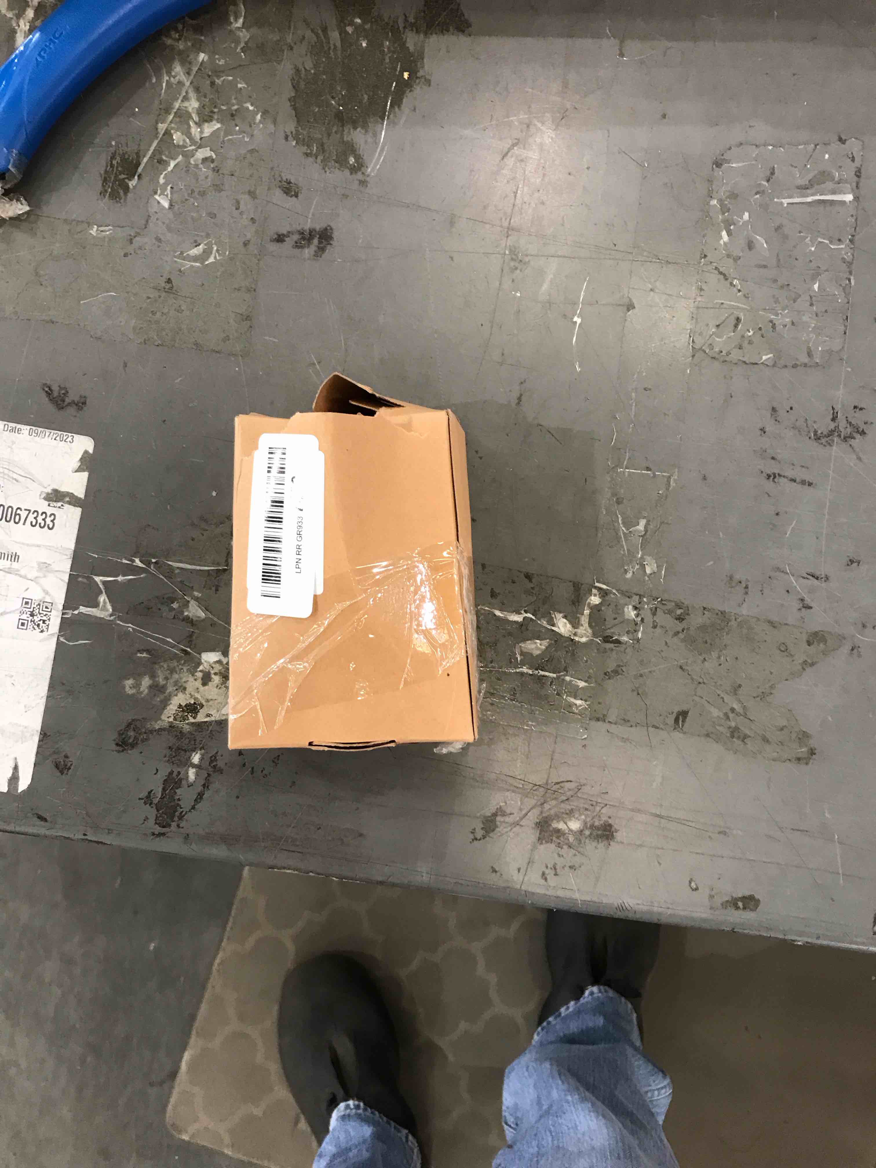 https://s3.amazonaws.com/lotting-images-prod/bidfta/EXS00661961_1697207106401.jpeg