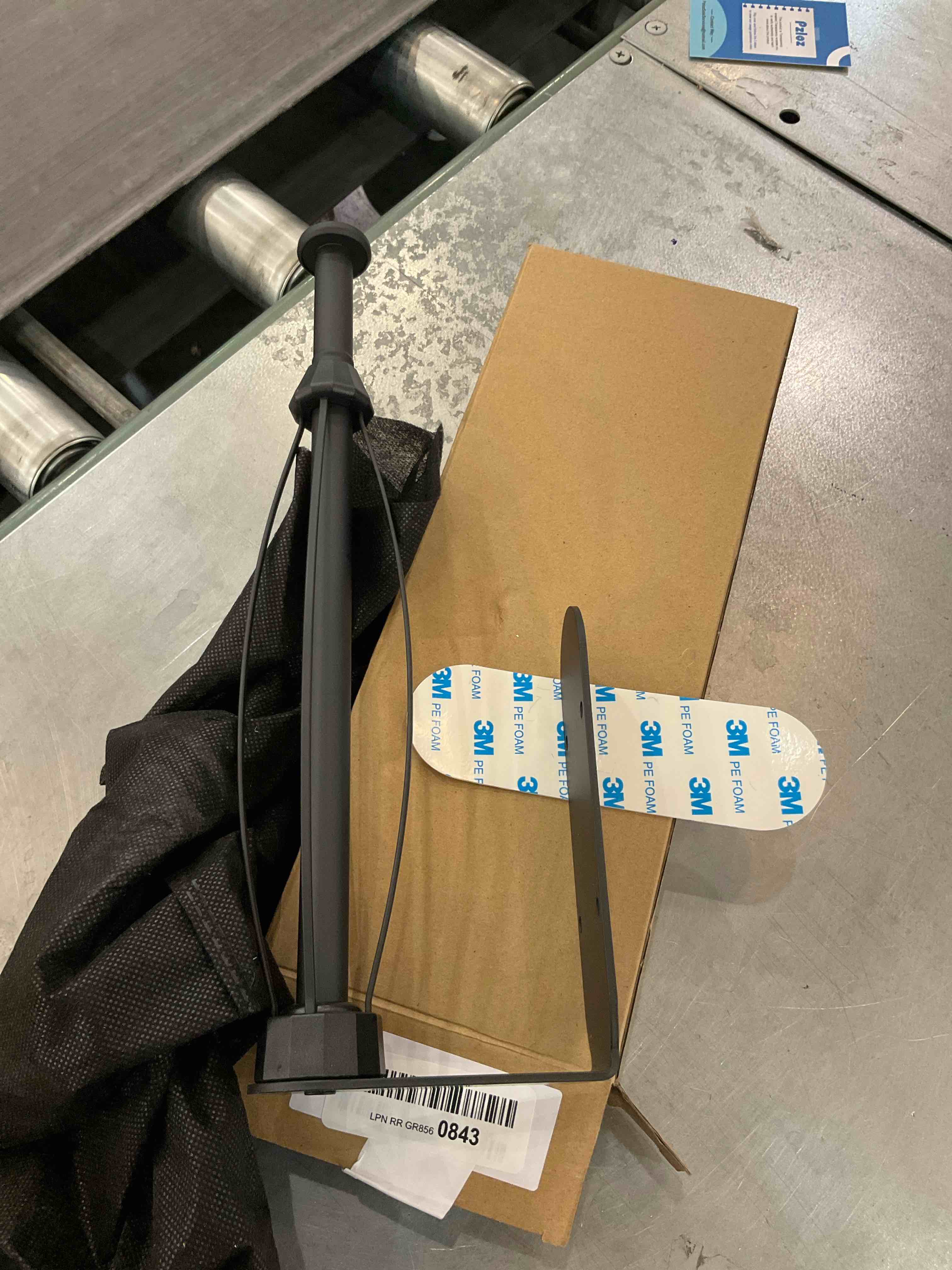 https://s3.amazonaws.com/lotting-images-prod/bidfta/EXS00662560_1696959595097.jpeg