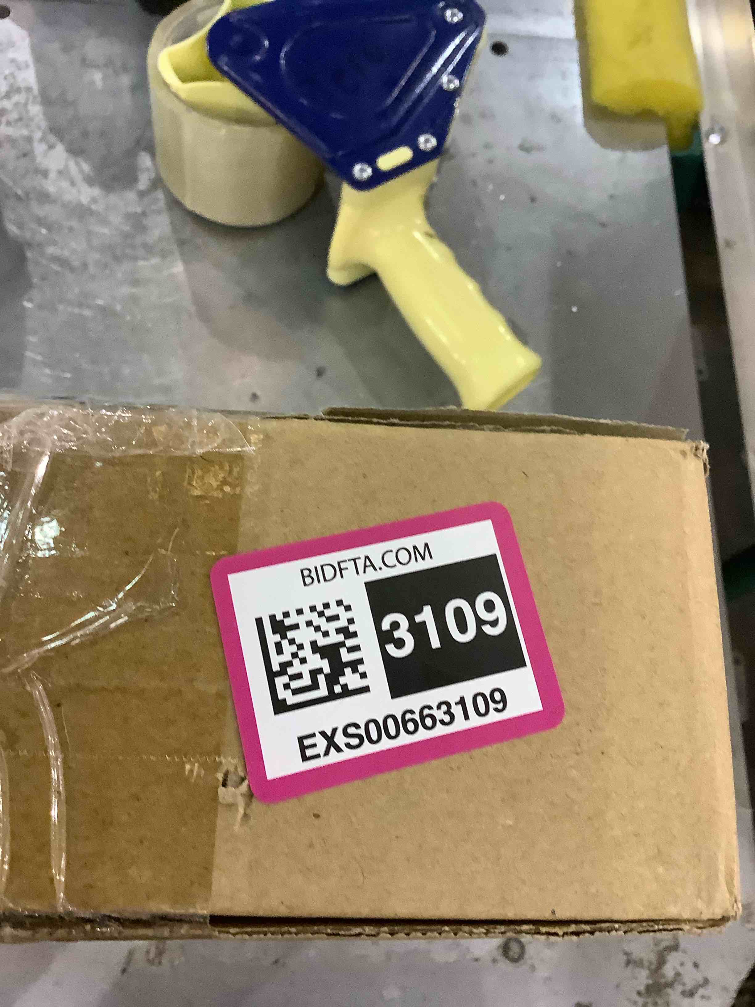 https://s3.amazonaws.com/lotting-images-prod/bidfta/EXS00663109_1697118648684.jpeg