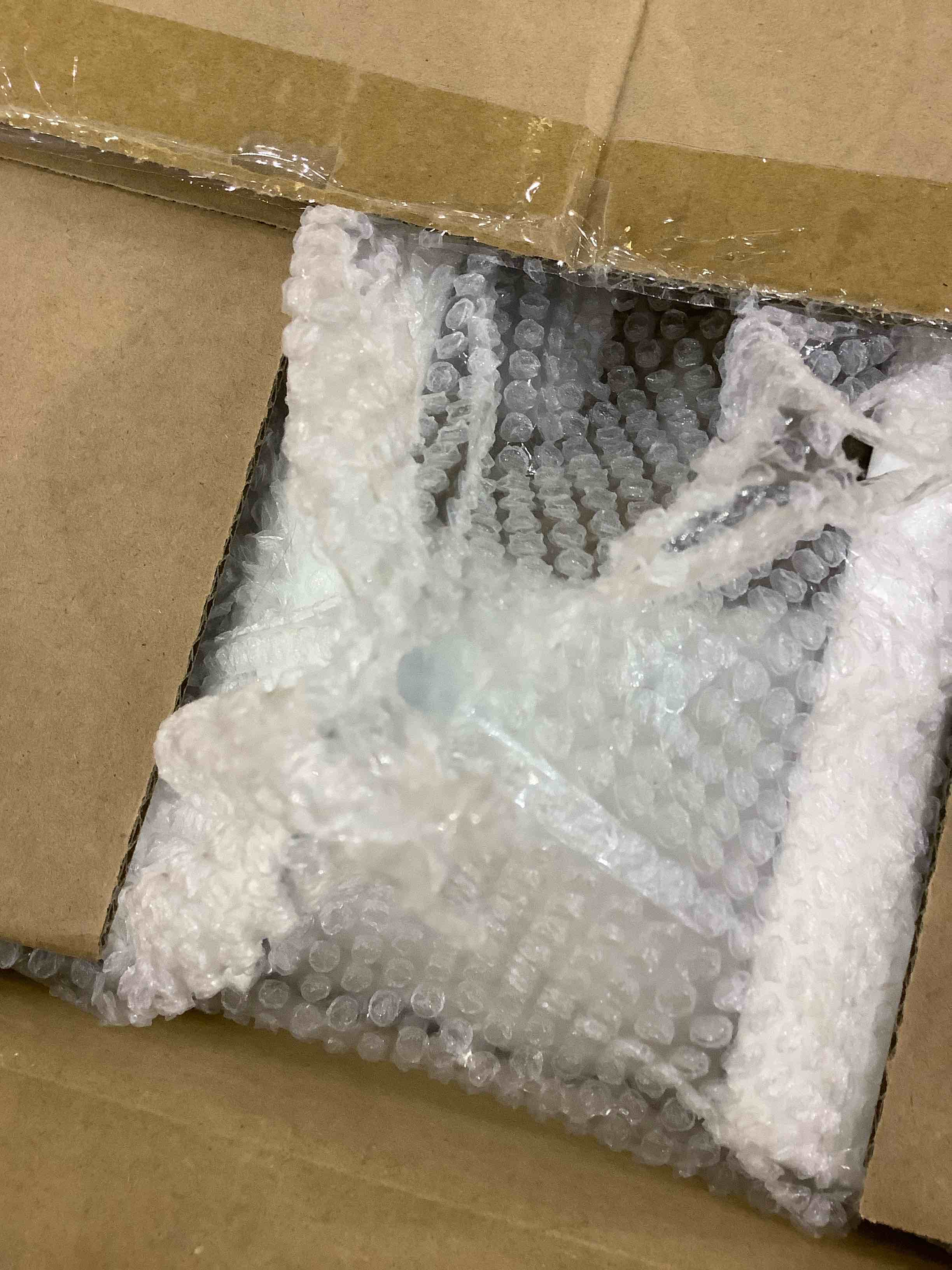 https://s3.amazonaws.com/lotting-images-prod/bidfta/EXS00663121_1697120574225.jpeg