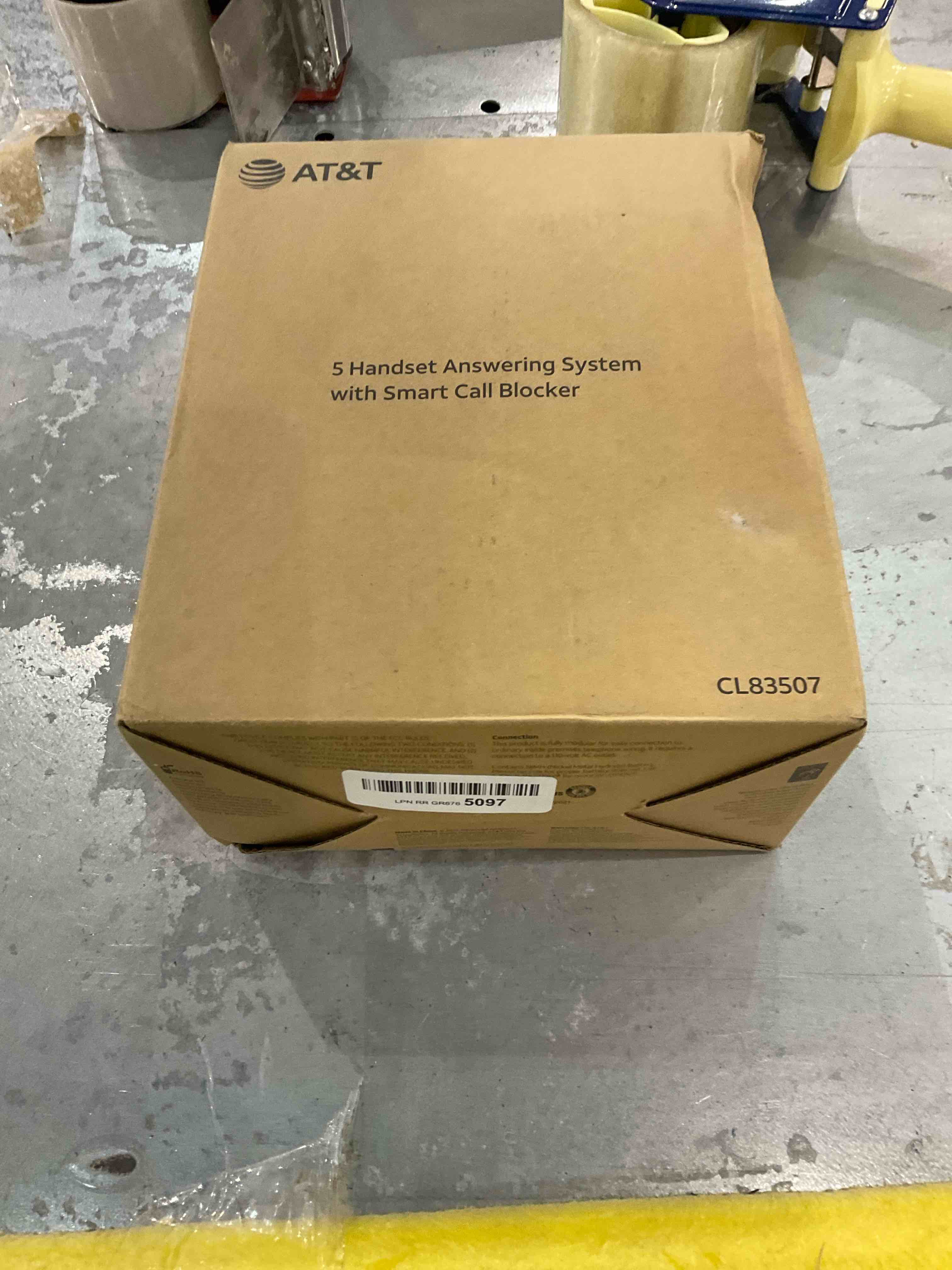 https://s3.amazonaws.com/lotting-images-prod/bidfta/EXS00664158_1698060224311.jpeg