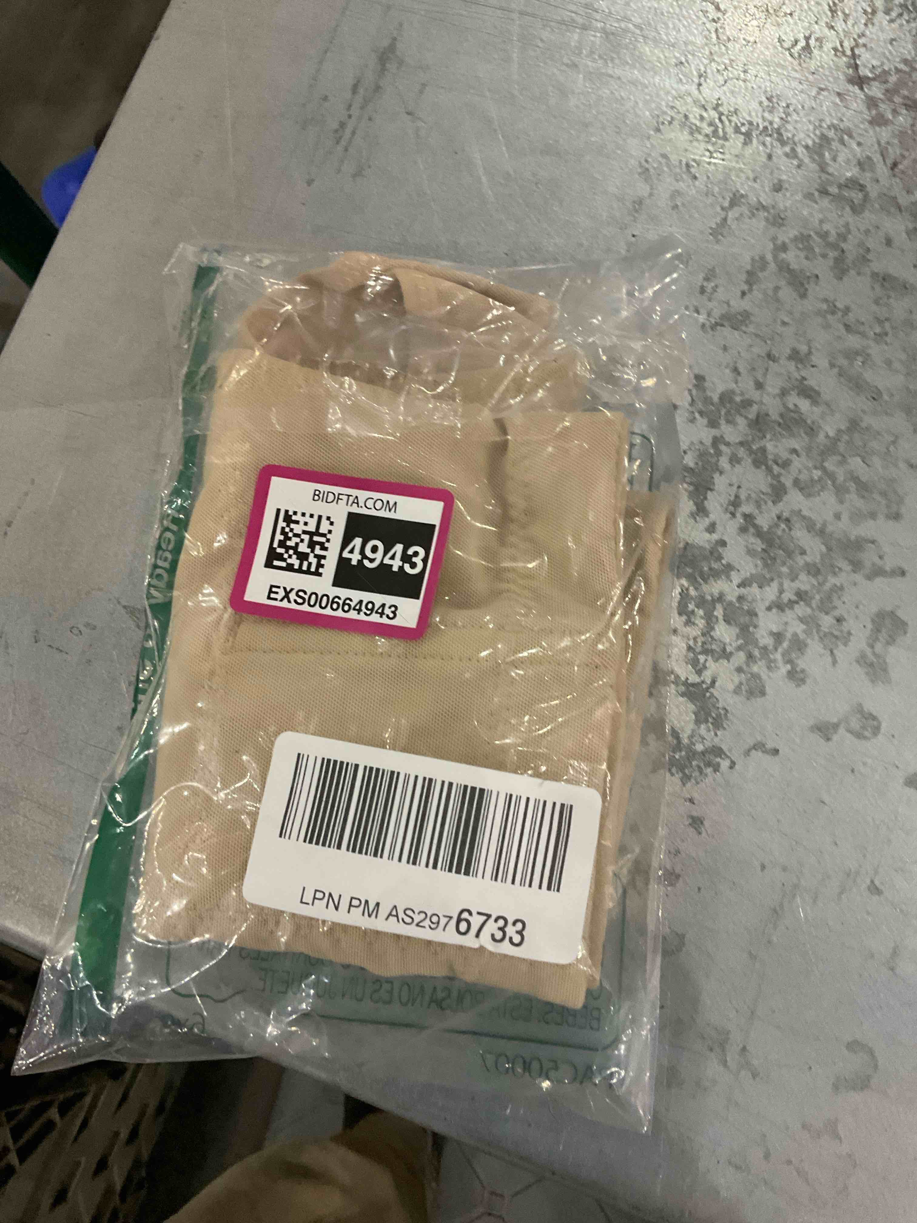 https://s3.amazonaws.com/lotting-images-prod/bidfta/EXS00664943_1697457215045.jpeg