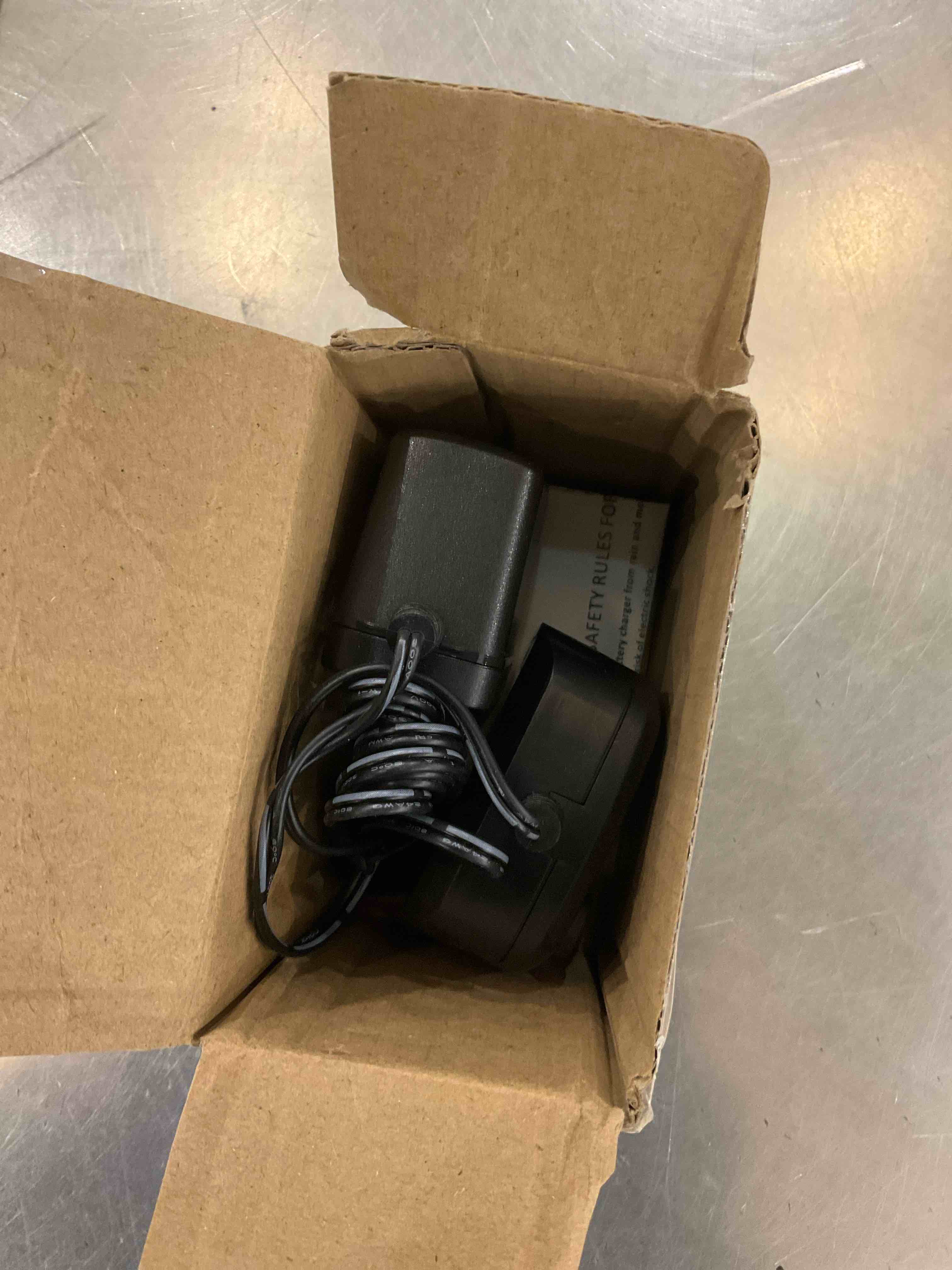 https://s3.amazonaws.com/lotting-images-prod/bidfta/EXS00665628_1697216717865.jpeg