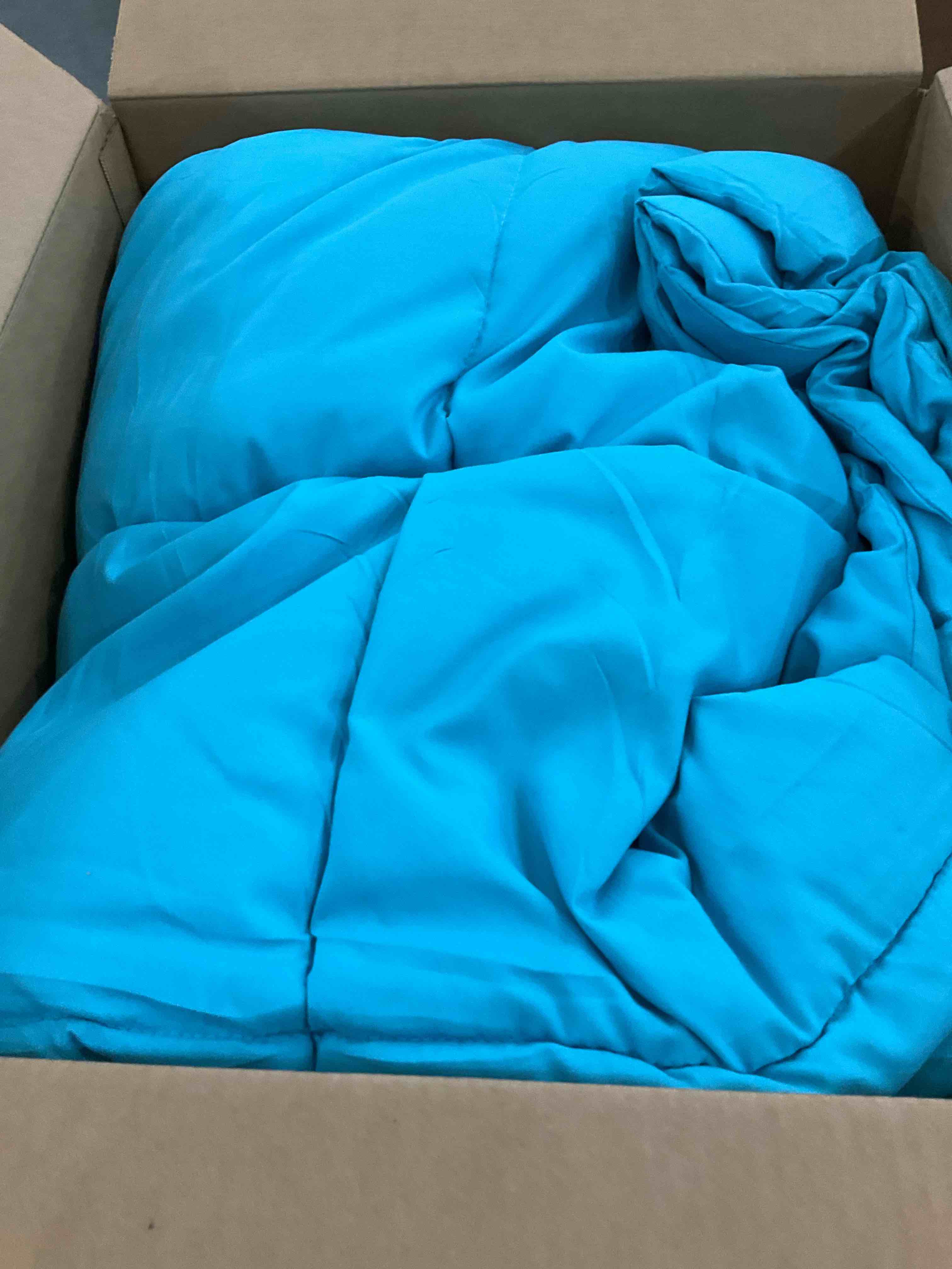 https://s3.amazonaws.com/lotting-images-prod/bidfta/EXS00666459_1697643370772.jpeg