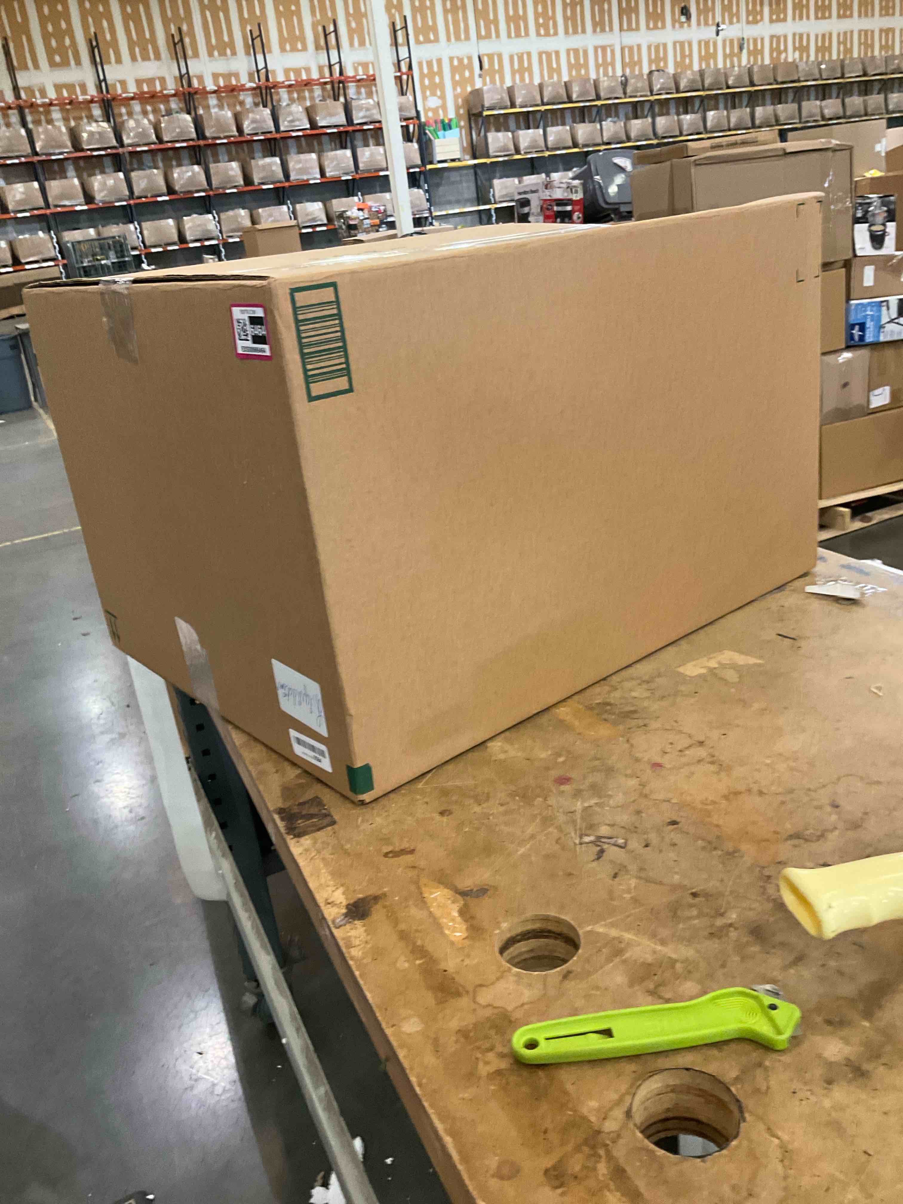 https://s3.amazonaws.com/lotting-images-prod/bidfta/EXS00666464_1697644502385.jpeg