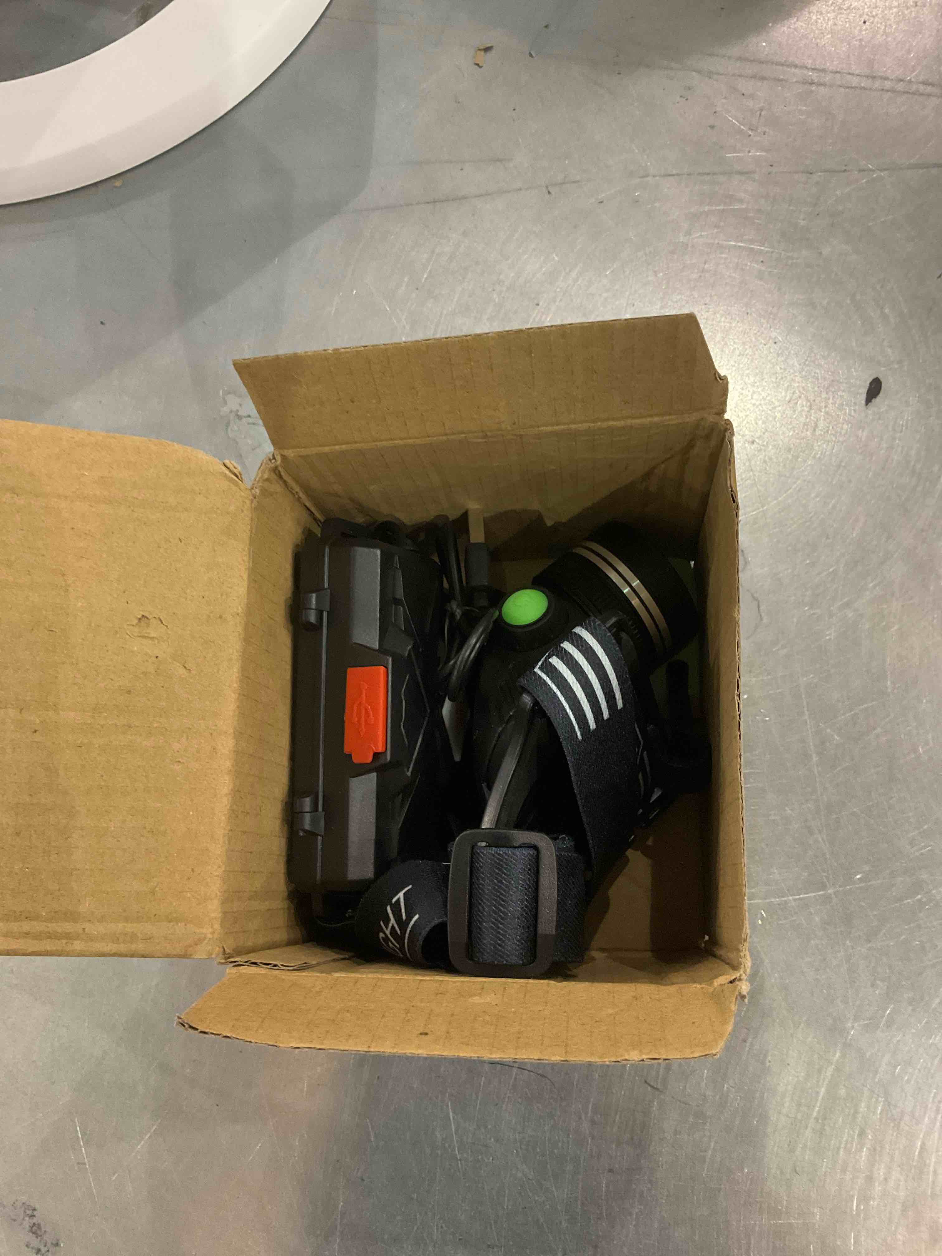 https://s3.amazonaws.com/lotting-images-prod/bidfta/EXS00666958_1697459984701.jpeg