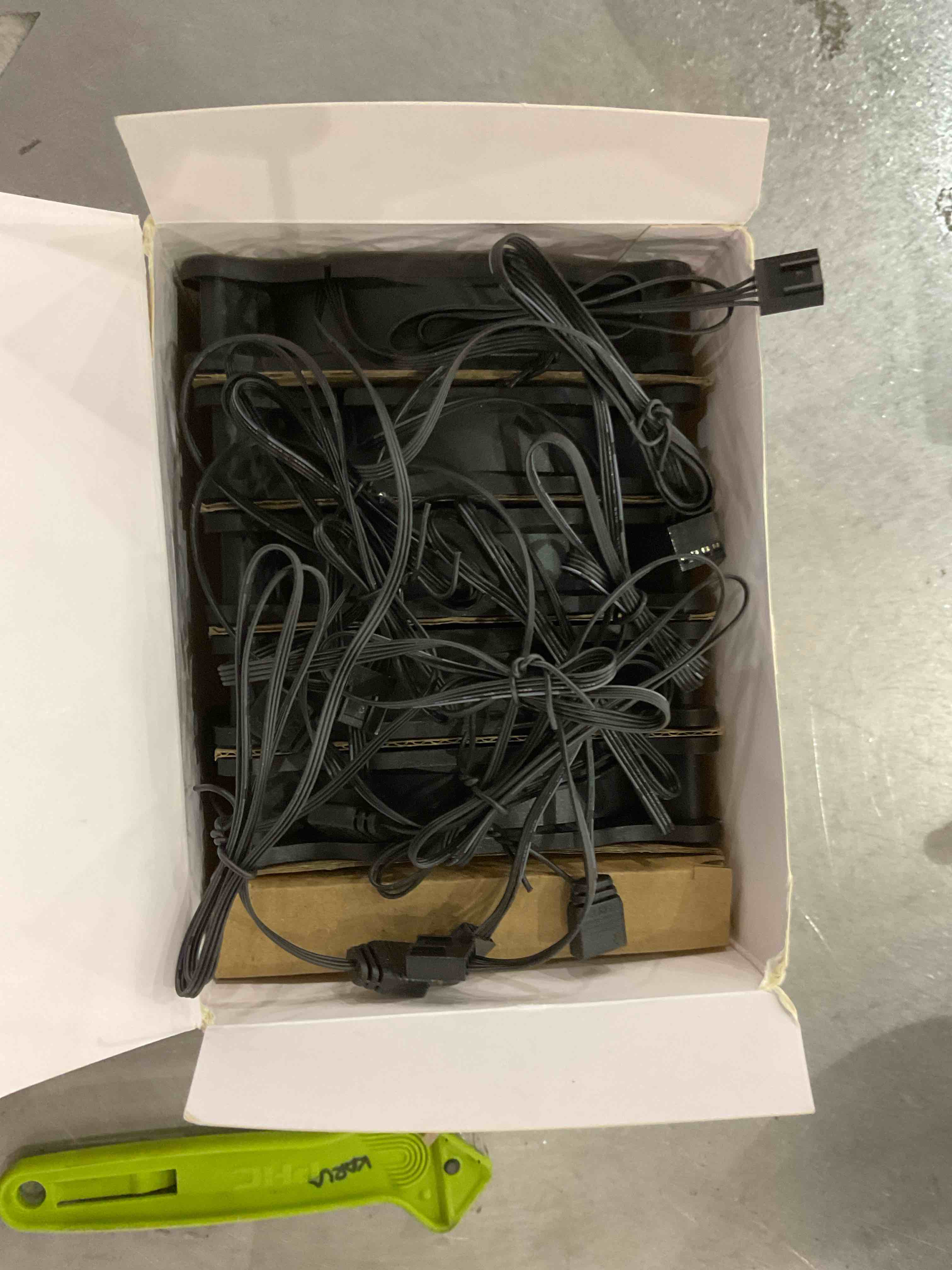 https://s3.amazonaws.com/lotting-images-prod/bidfta/EXS00667245_1696862254362.jpeg