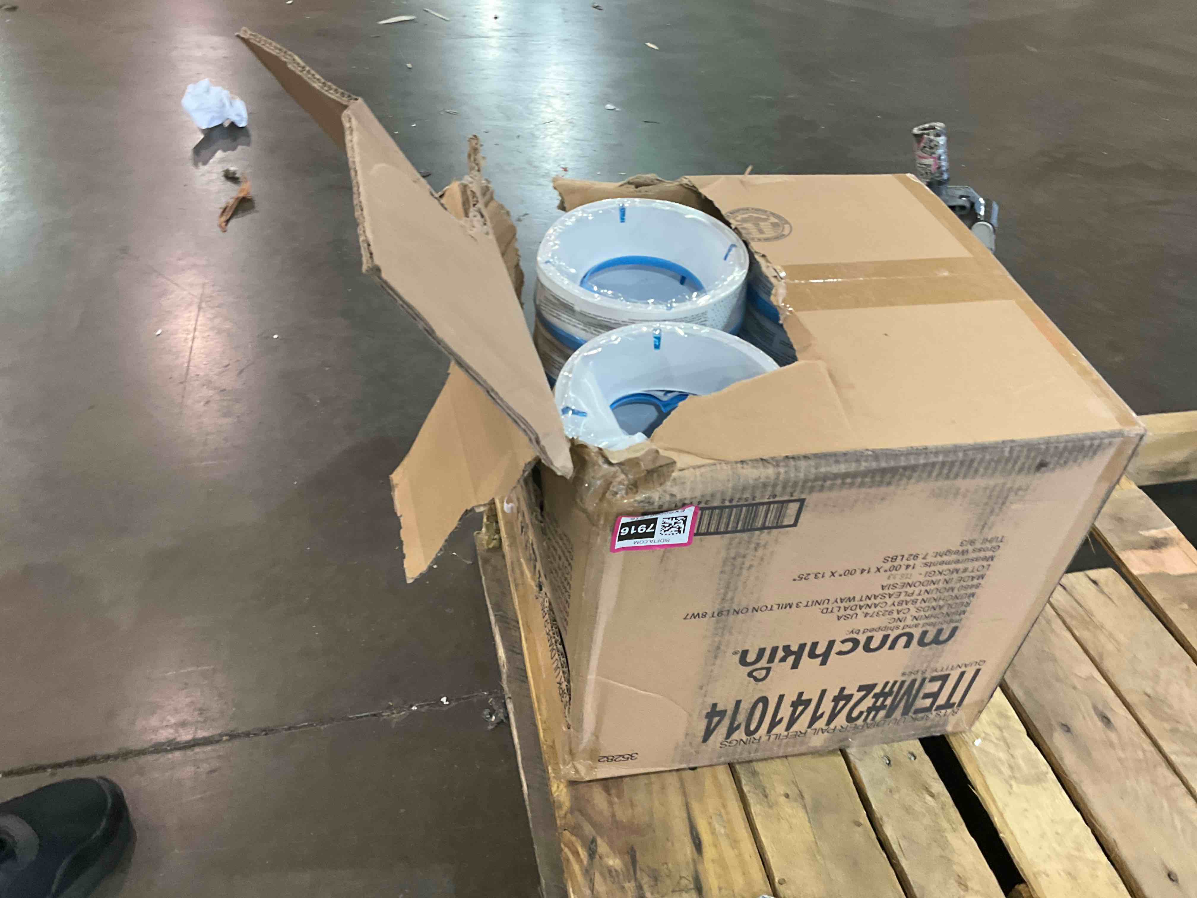 https://s3.amazonaws.com/lotting-images-prod/bidfta/EXS00667916_1697202847323.jpeg