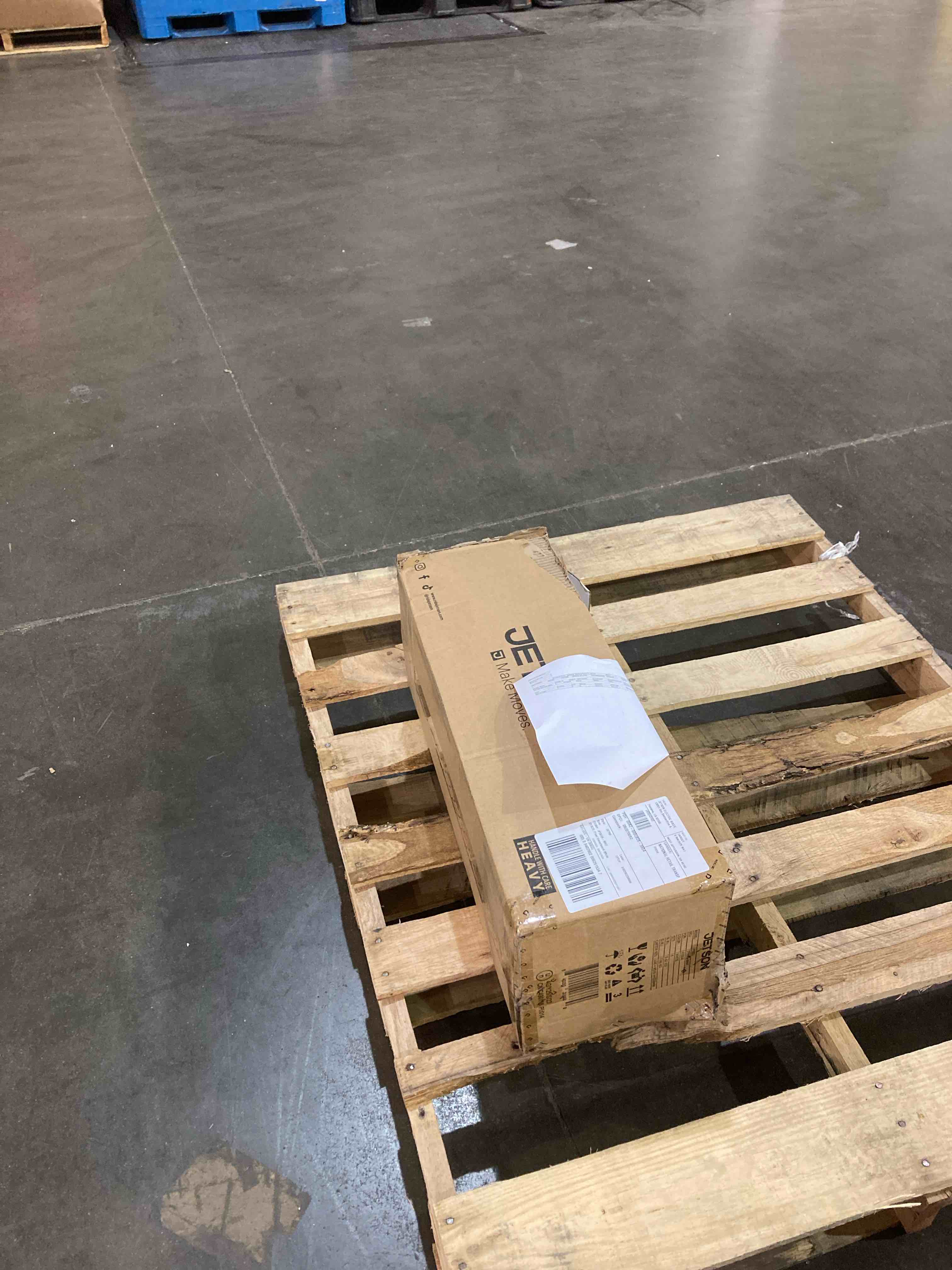 https://s3.amazonaws.com/lotting-images-prod/bidfta/EXS00667924_1697156049440.jpeg