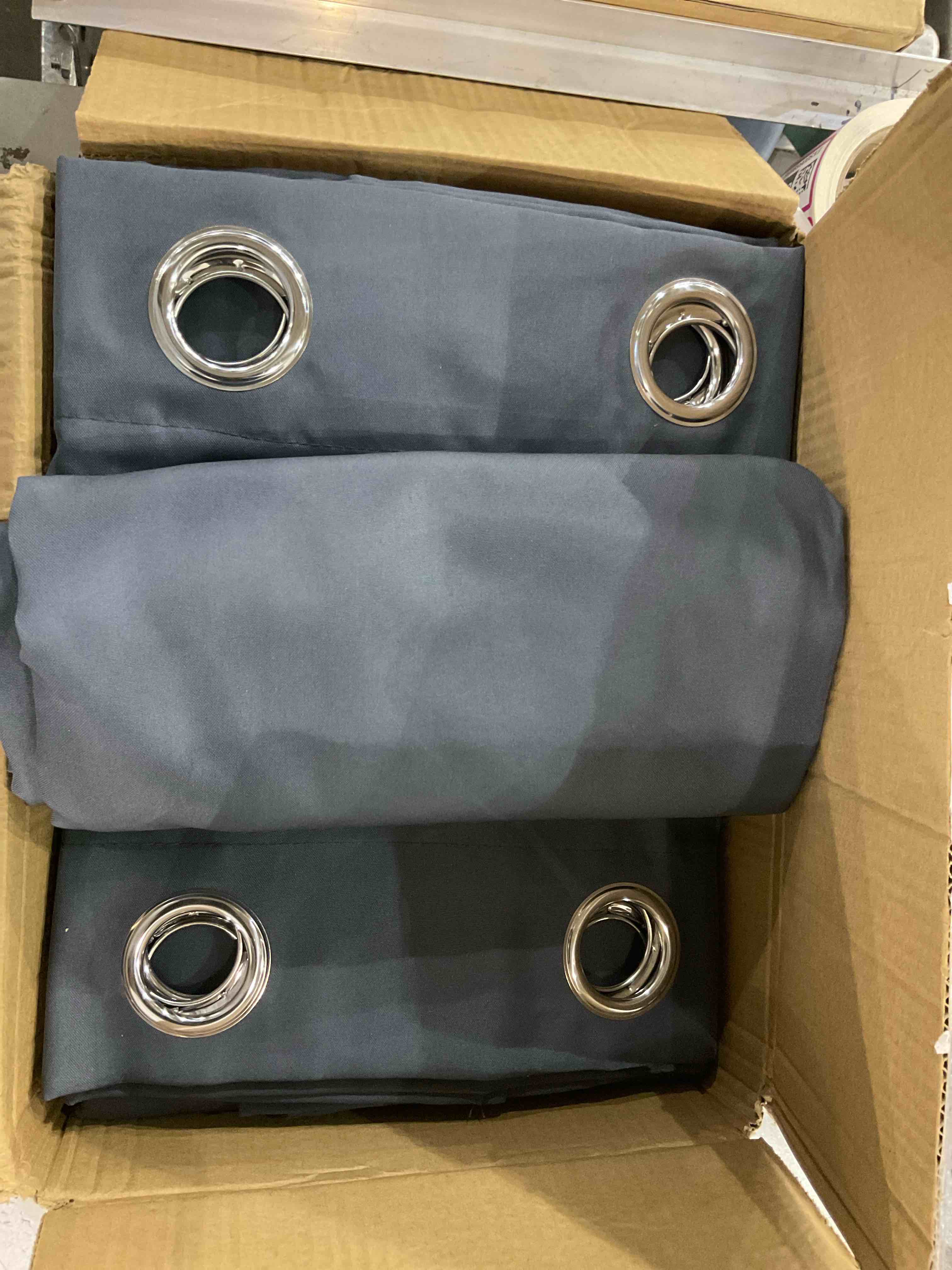 https://s3.amazonaws.com/lotting-images-prod/bidfta/EXS00668032_1697199552956.jpeg