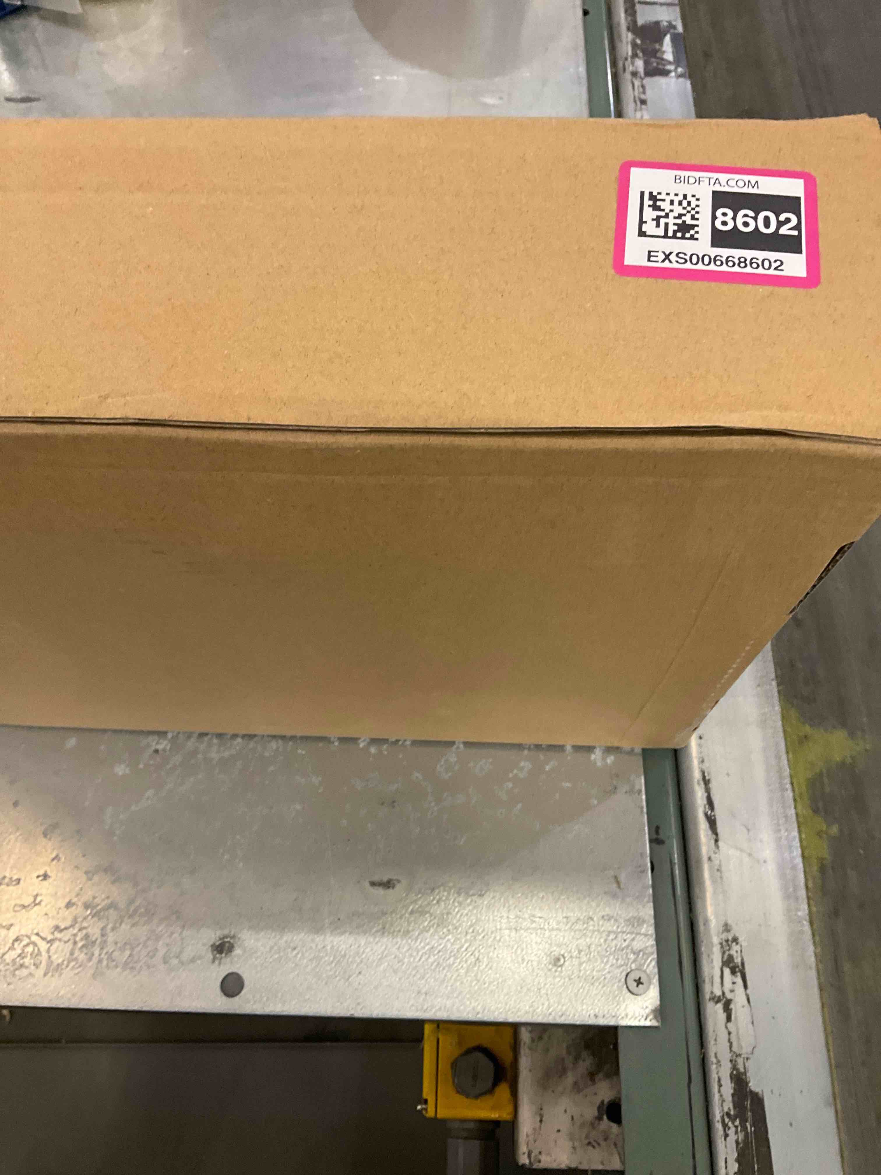 https://s3.amazonaws.com/lotting-images-prod/bidfta/EXS00668602_1697215952059.jpeg