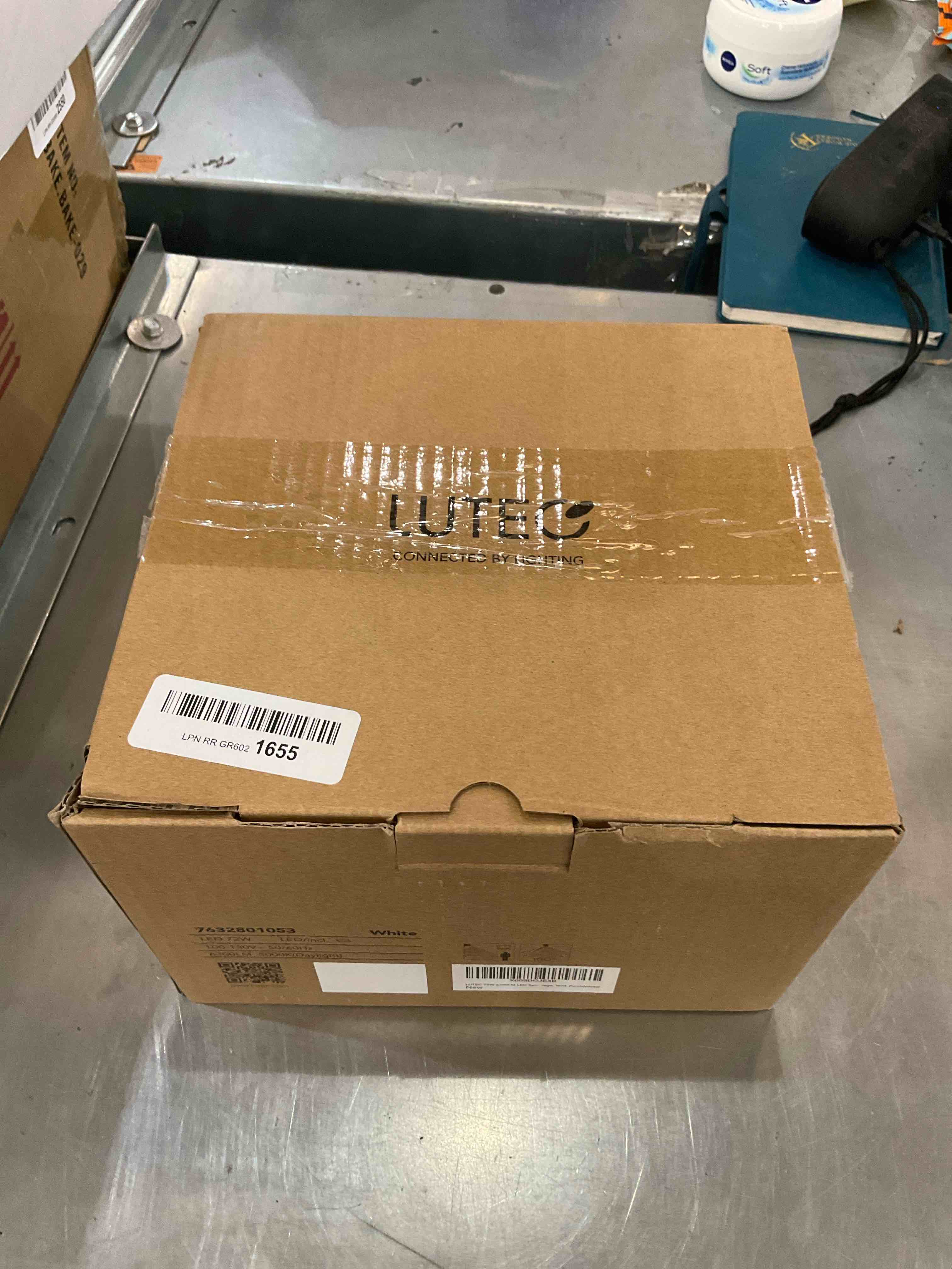 LUTEC 72W 6300LM LED Security Lights Motion Sensor Light Outdoor, 5000K Daylight, IP65 Waterproof, Dusk to Dawn, 3 Head Motion Detected Flood Light for Garage, Yard, Porch(White)