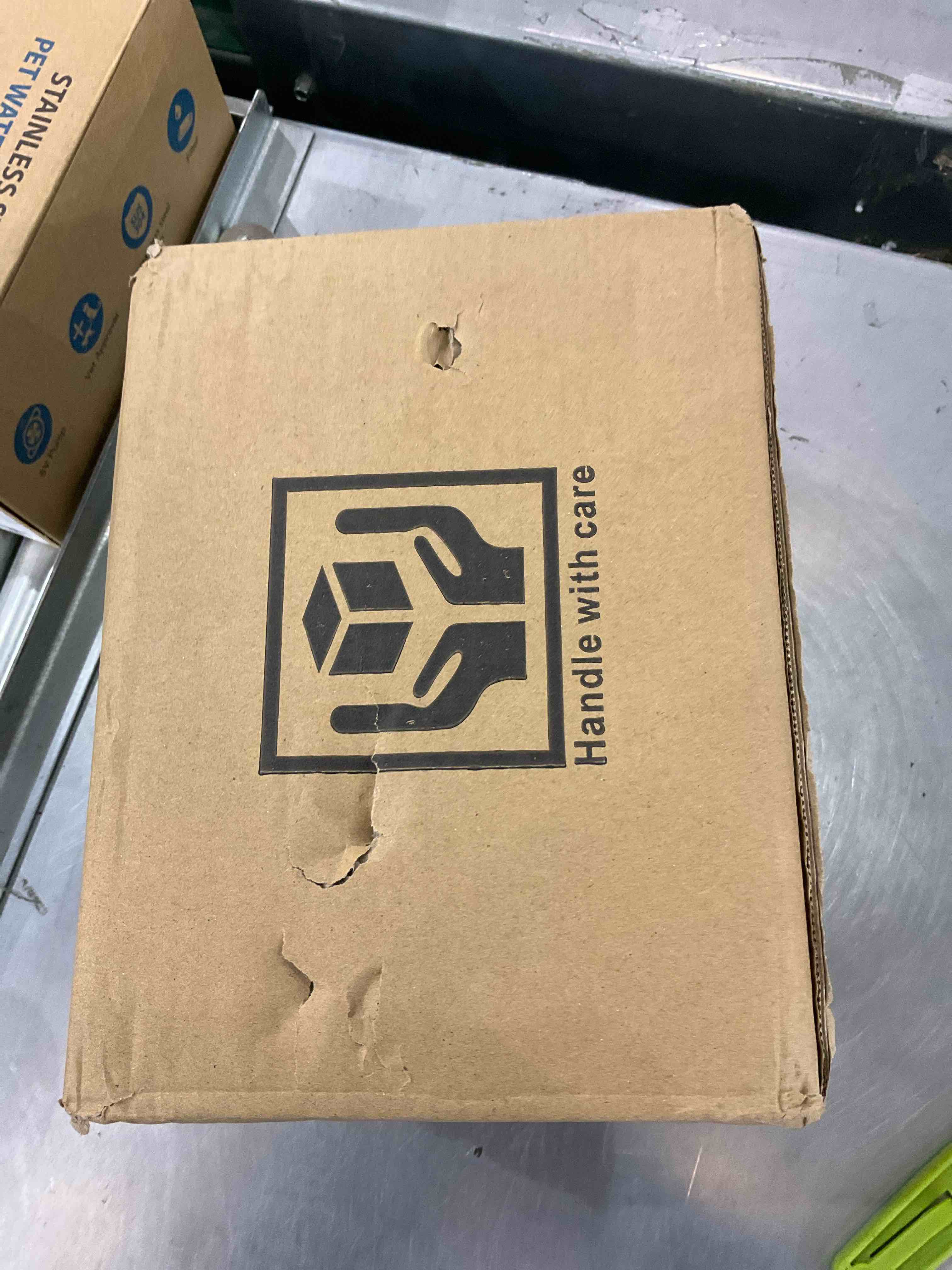https://s3.amazonaws.com/lotting-images-prod/bidfta/EXS00669389_1697225994177.jpeg