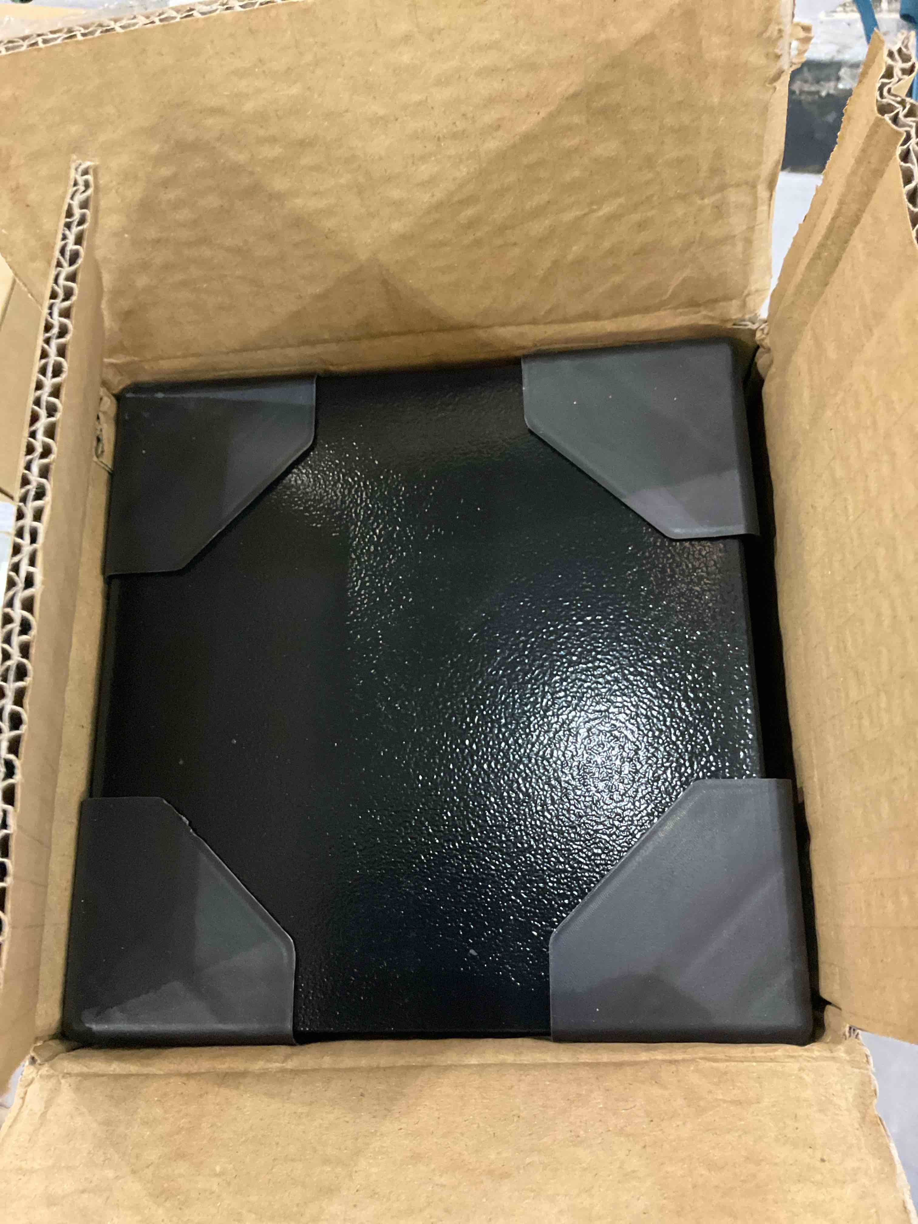 https://s3.amazonaws.com/lotting-images-prod/bidfta/EXS00669389_1697226009235.jpeg