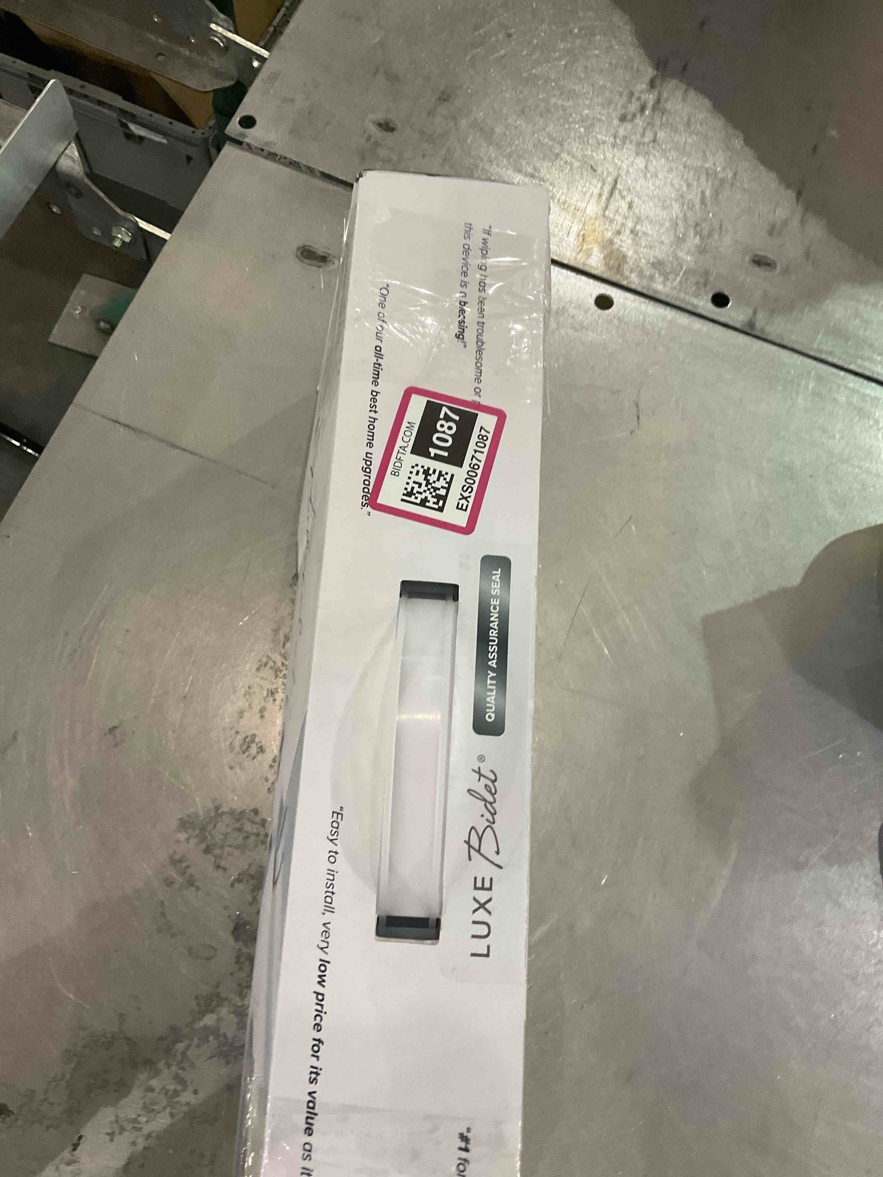 https://s3.amazonaws.com/lotting-images-prod/bidfta/EXS00671087_1703865889252.jpeg