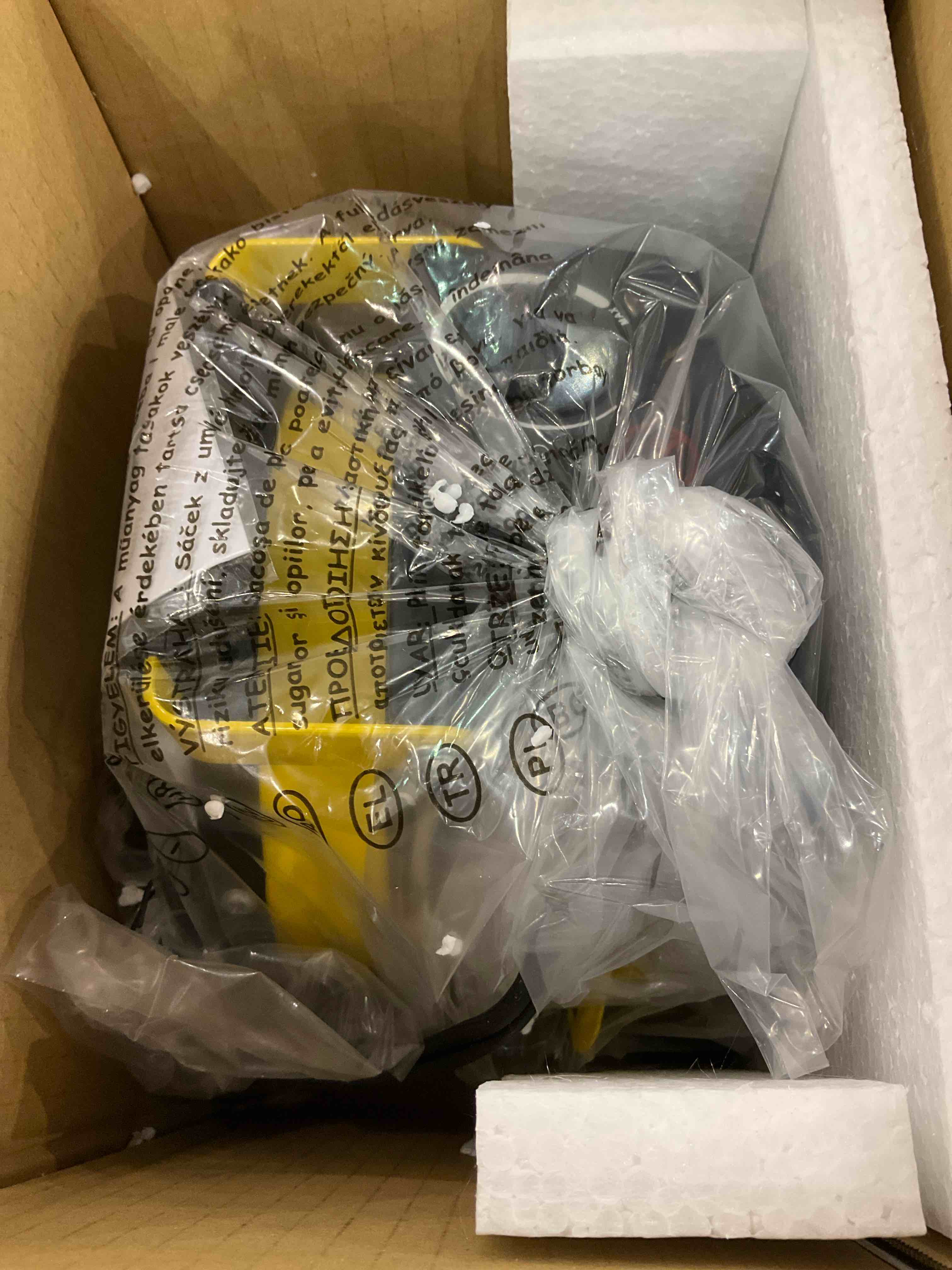 https://s3.amazonaws.com/lotting-images-prod/bidfta/EXS00671884_1704898991663.jpeg