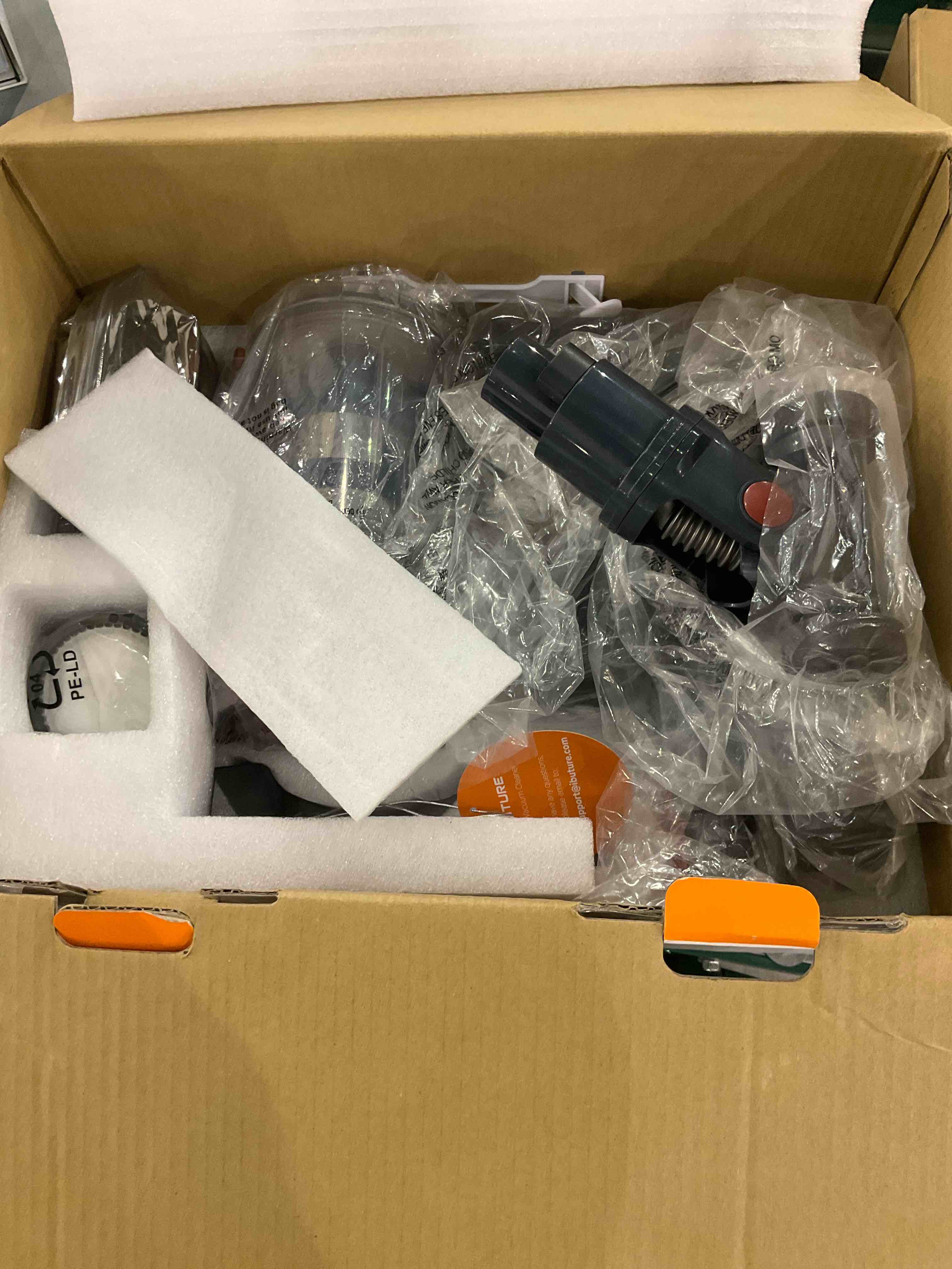 https://s3.amazonaws.com/lotting-images-prod/bidfta/EXS00672211_1704461438448.jpeg