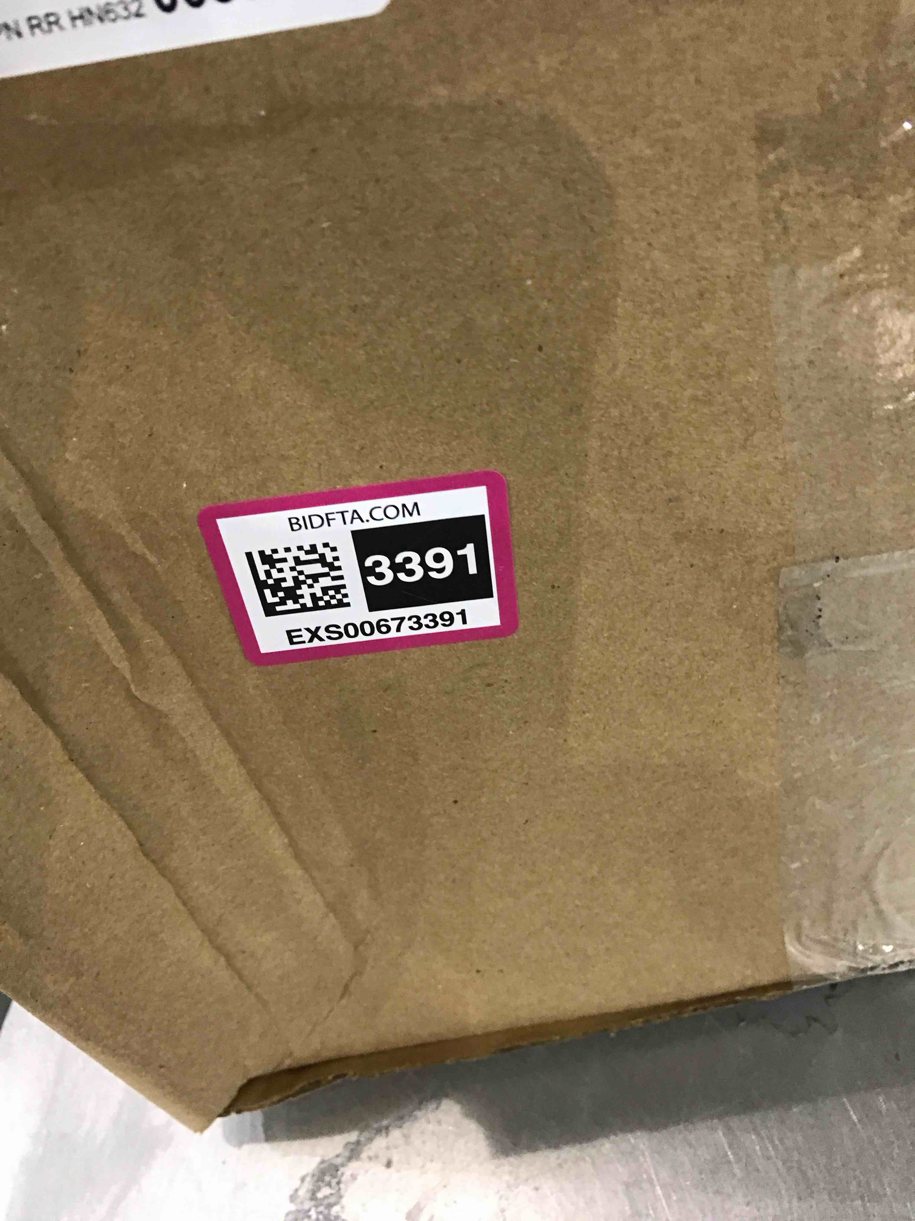 https://s3.amazonaws.com/lotting-images-prod/bidfta/EXS00673391_1704834316463.jpeg