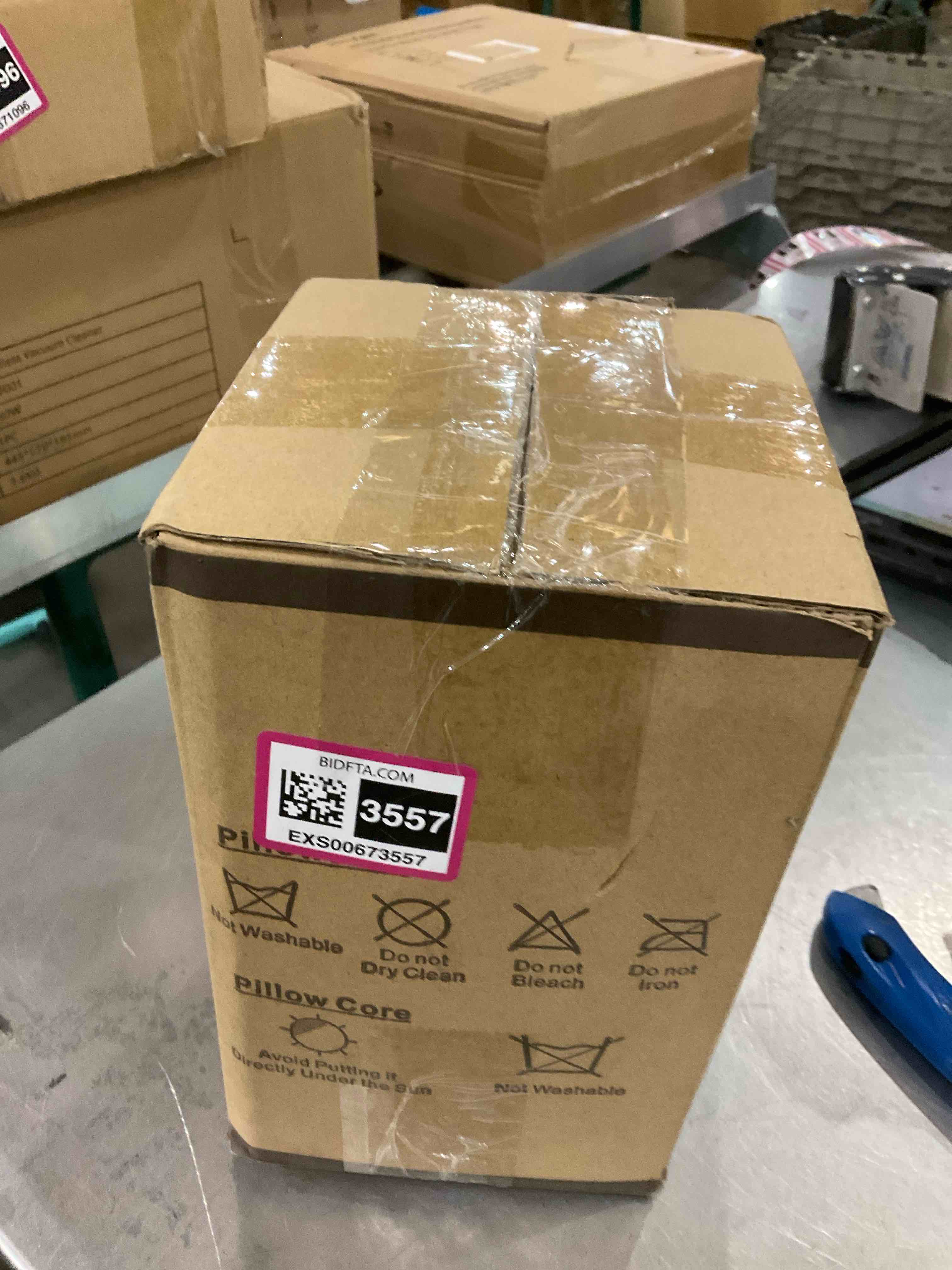 https://s3.amazonaws.com/lotting-images-prod/bidfta/EXS00673557_1703865679604.jpeg