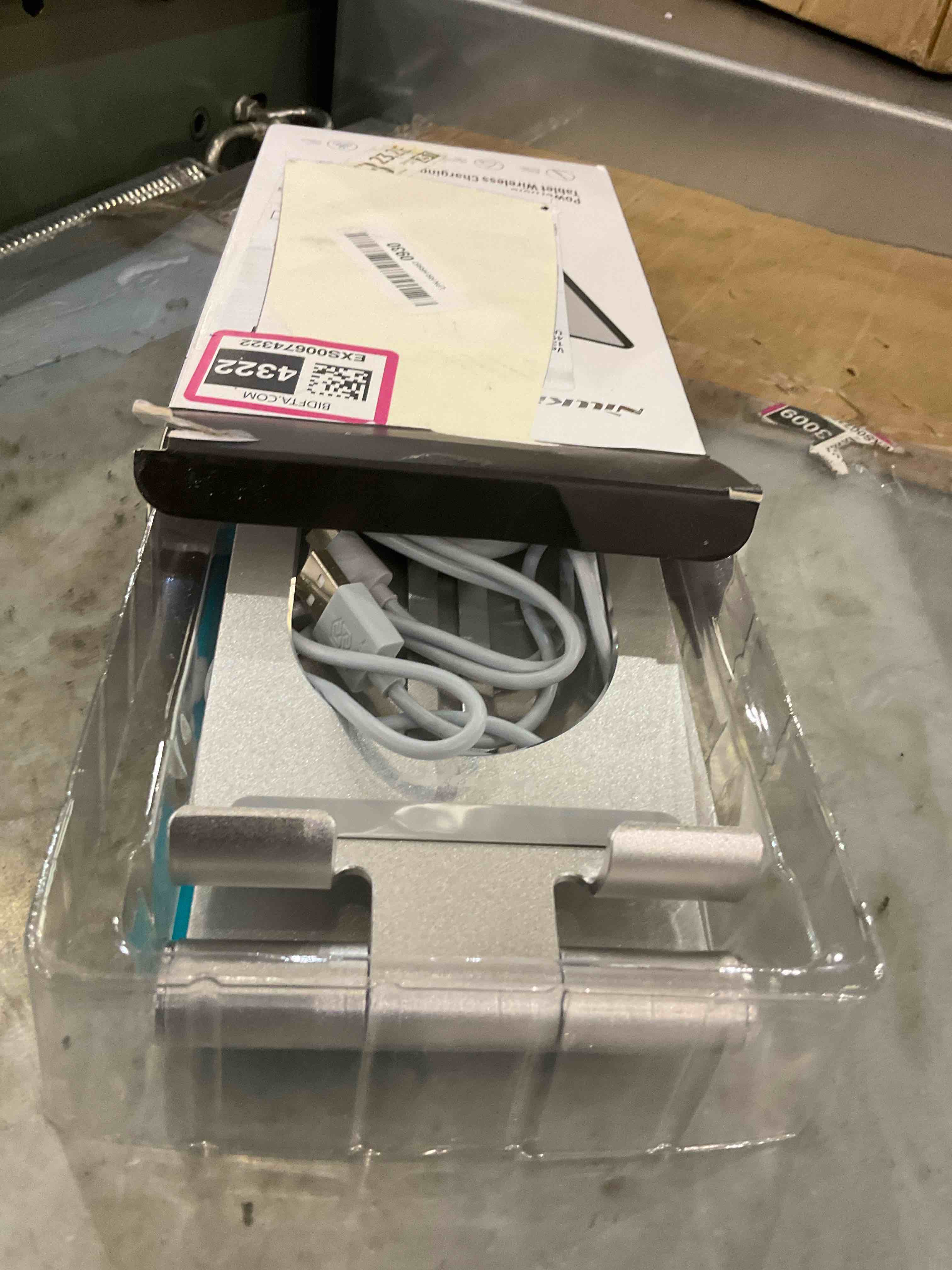 https://s3.amazonaws.com/lotting-images-prod/bidfta/EXS00674322_1703102517523.jpeg