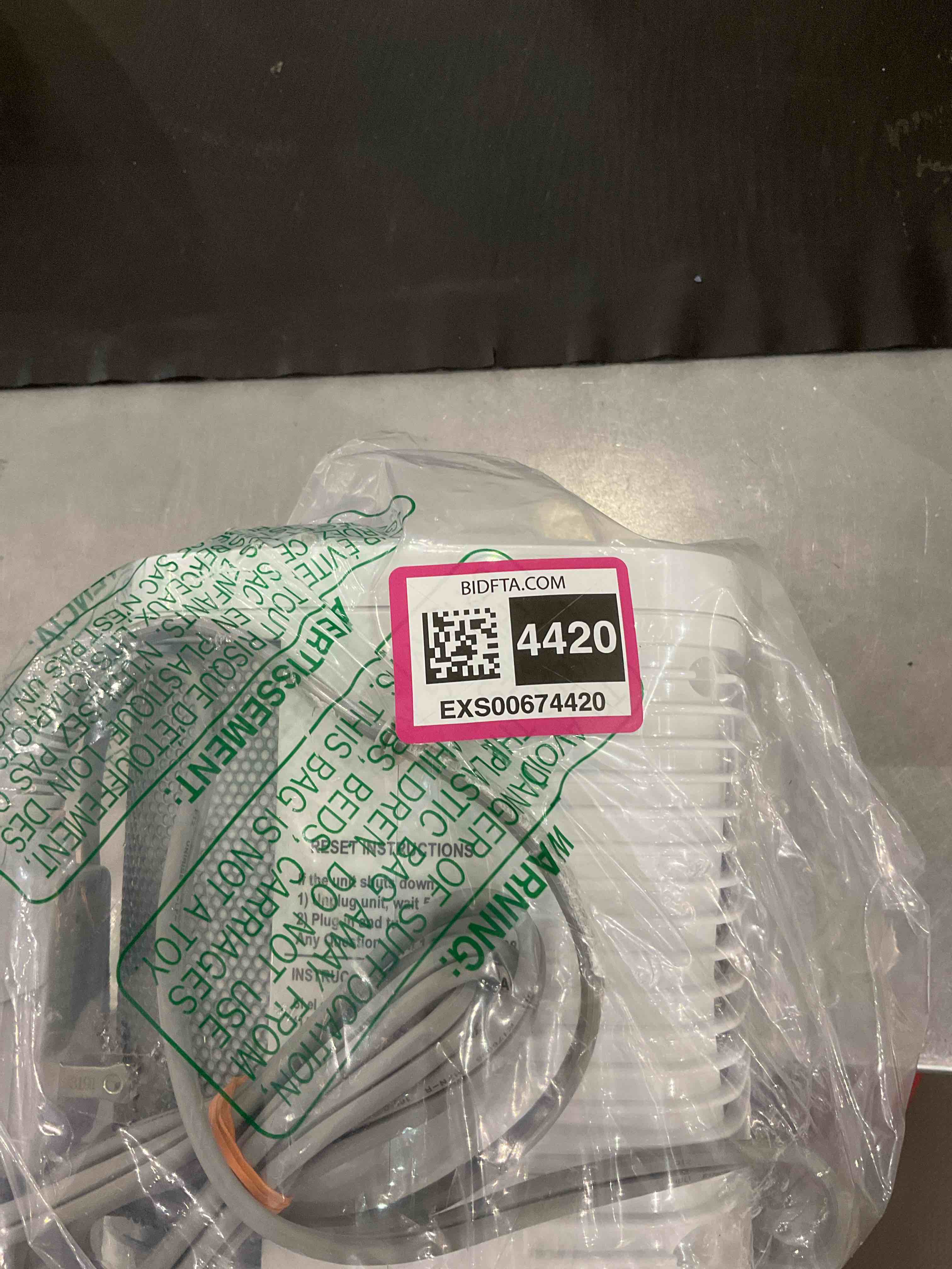 https://s3.amazonaws.com/lotting-images-prod/bidfta/EXS00674420_1703102152200.jpeg