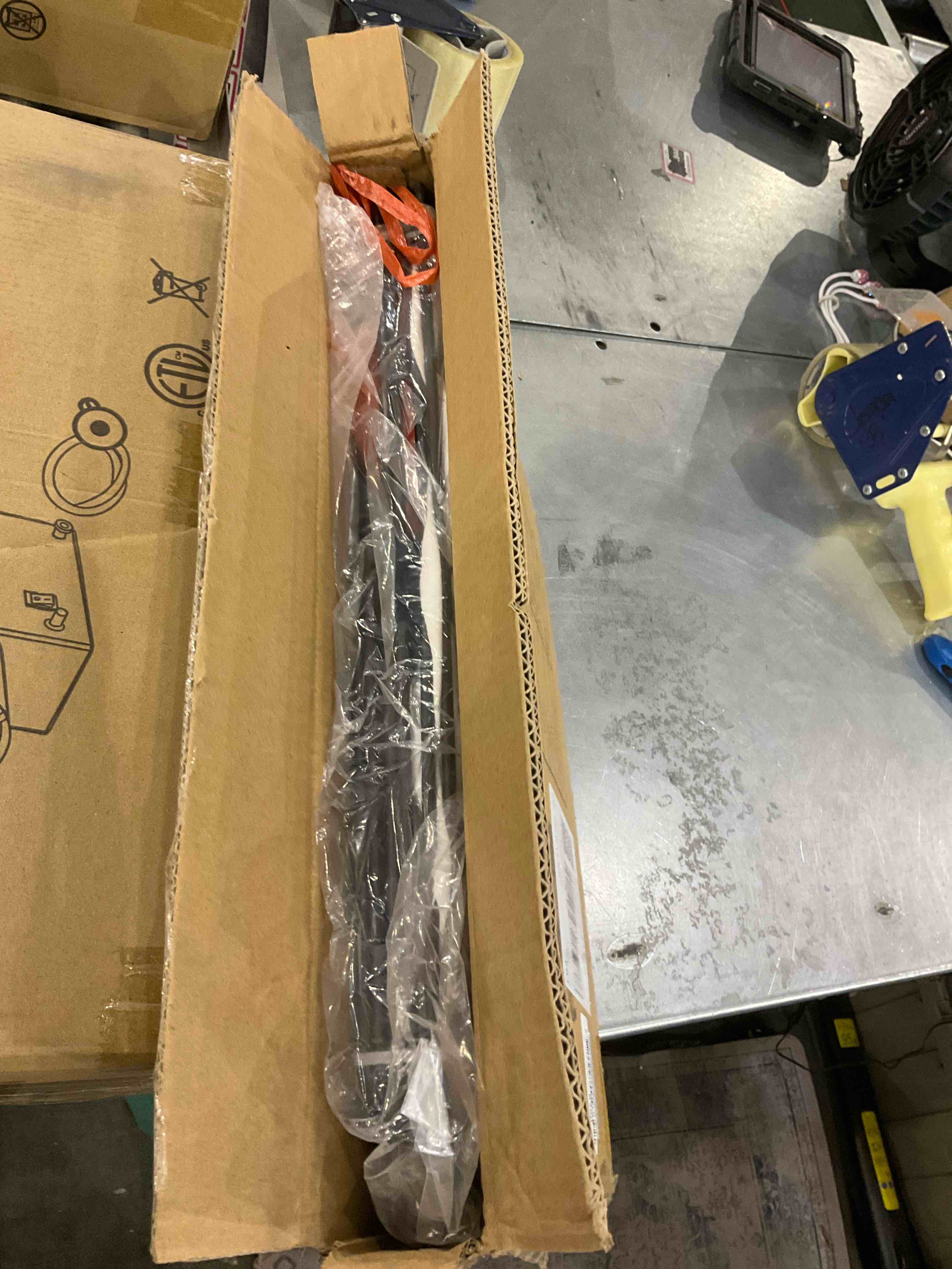 https://s3.amazonaws.com/lotting-images-prod/bidfta/EXS00674425_1703162989239.jpeg