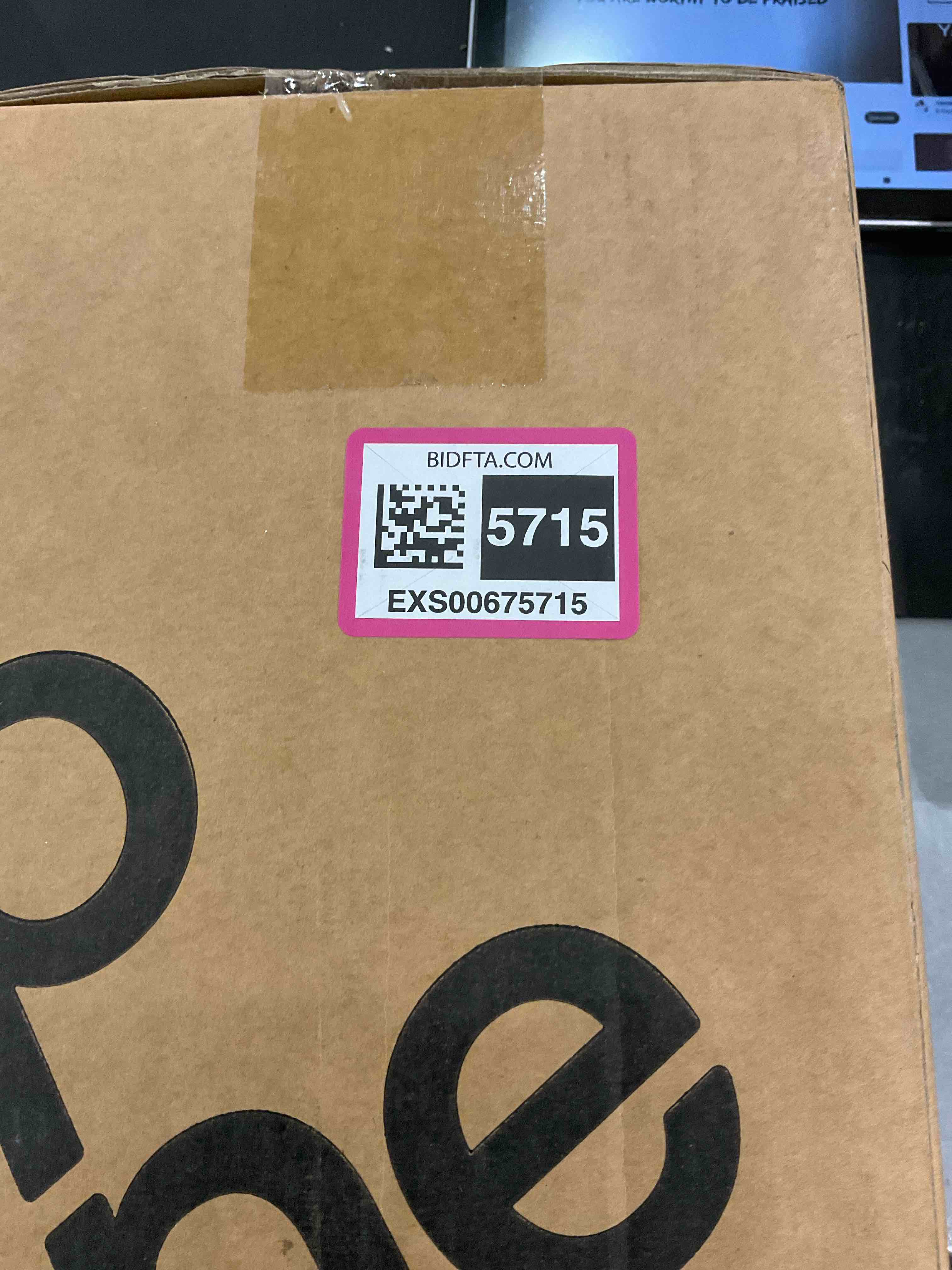 https://s3.amazonaws.com/lotting-images-prod/bidfta/EXS00675715_1704286175266.jpeg