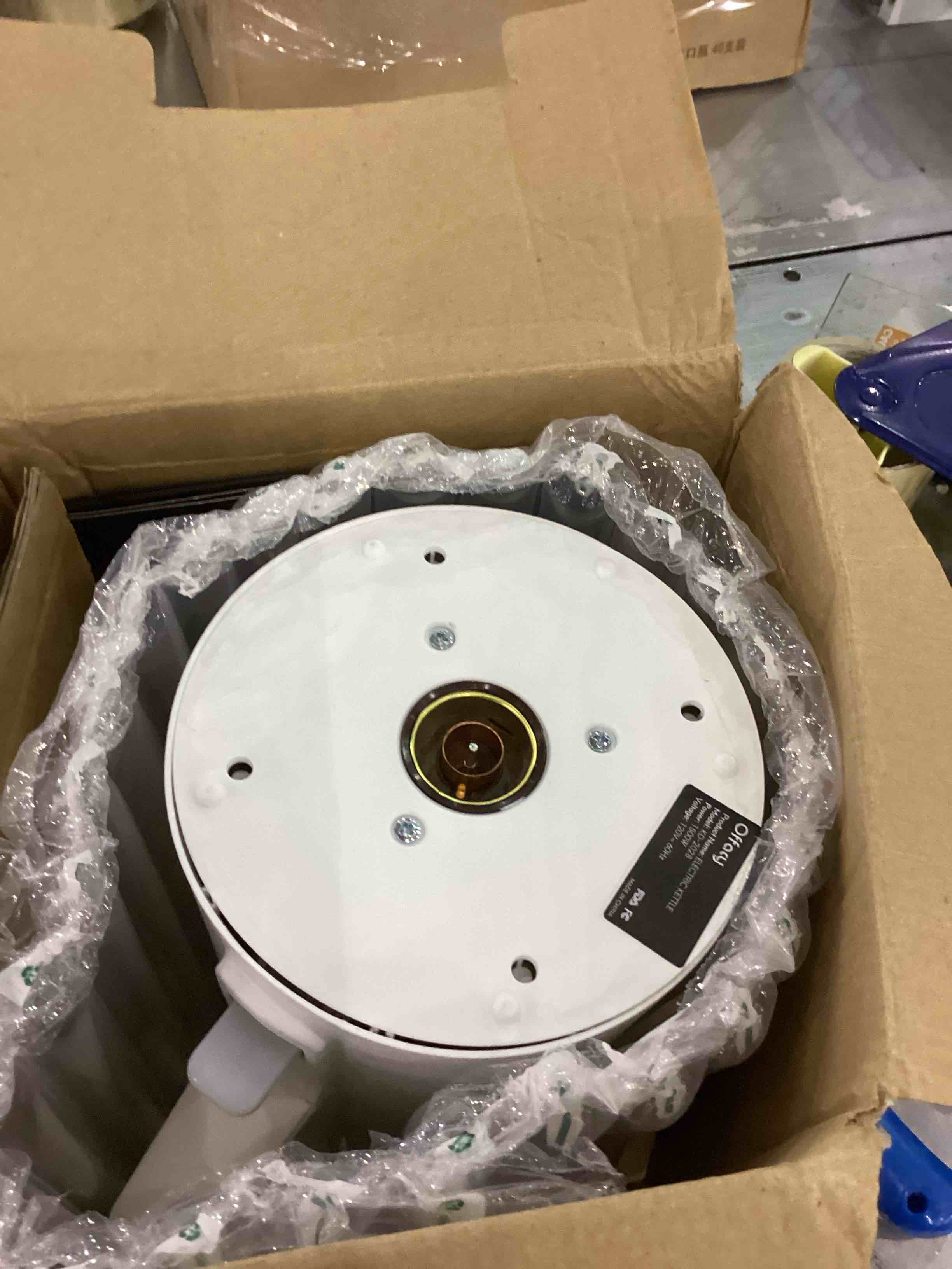 https://s3.amazonaws.com/lotting-images-prod/bidfta/EXS00677409_1704287954931.jpeg