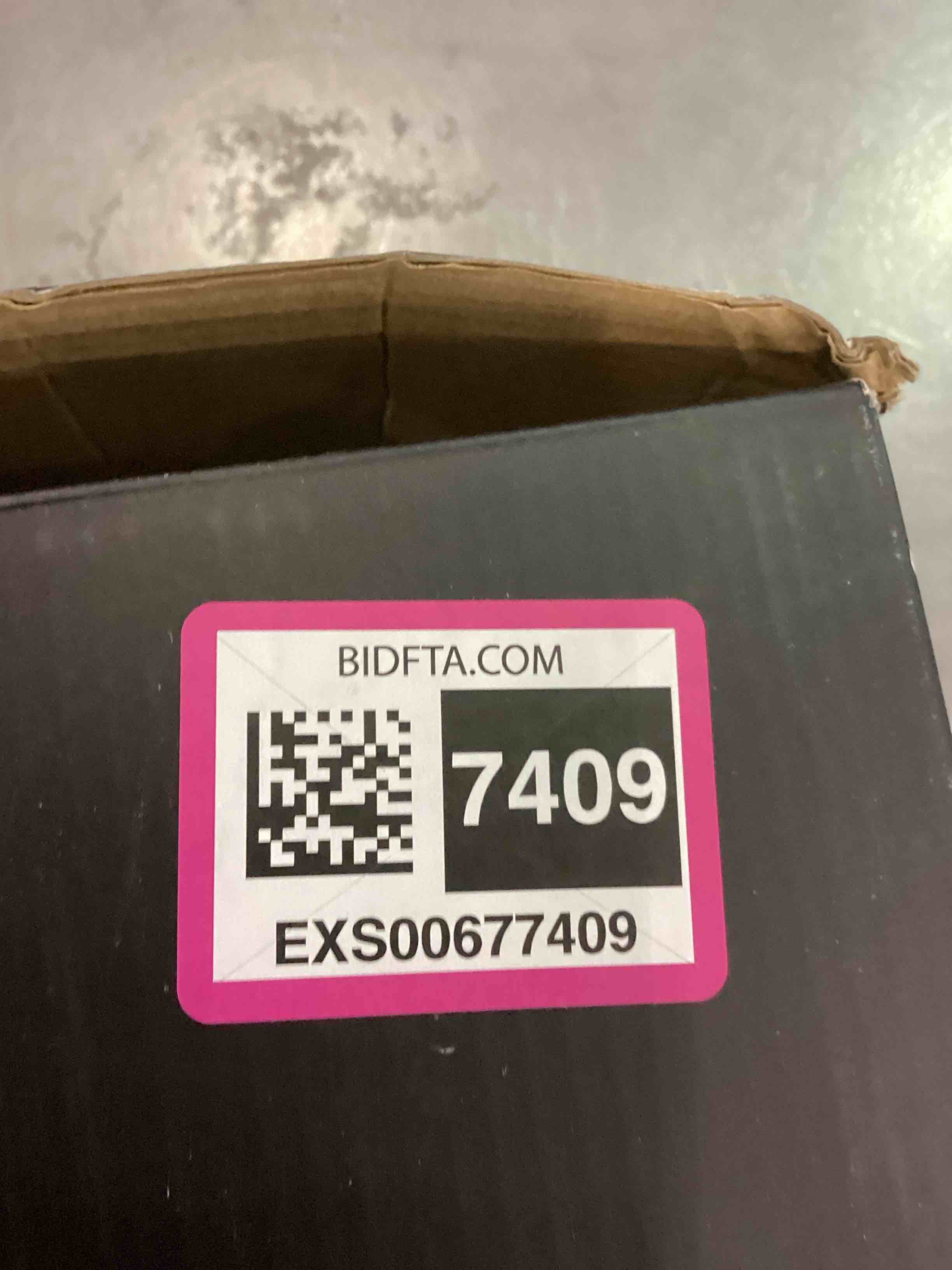 https://s3.amazonaws.com/lotting-images-prod/bidfta/EXS00677409_1704288033525.jpeg