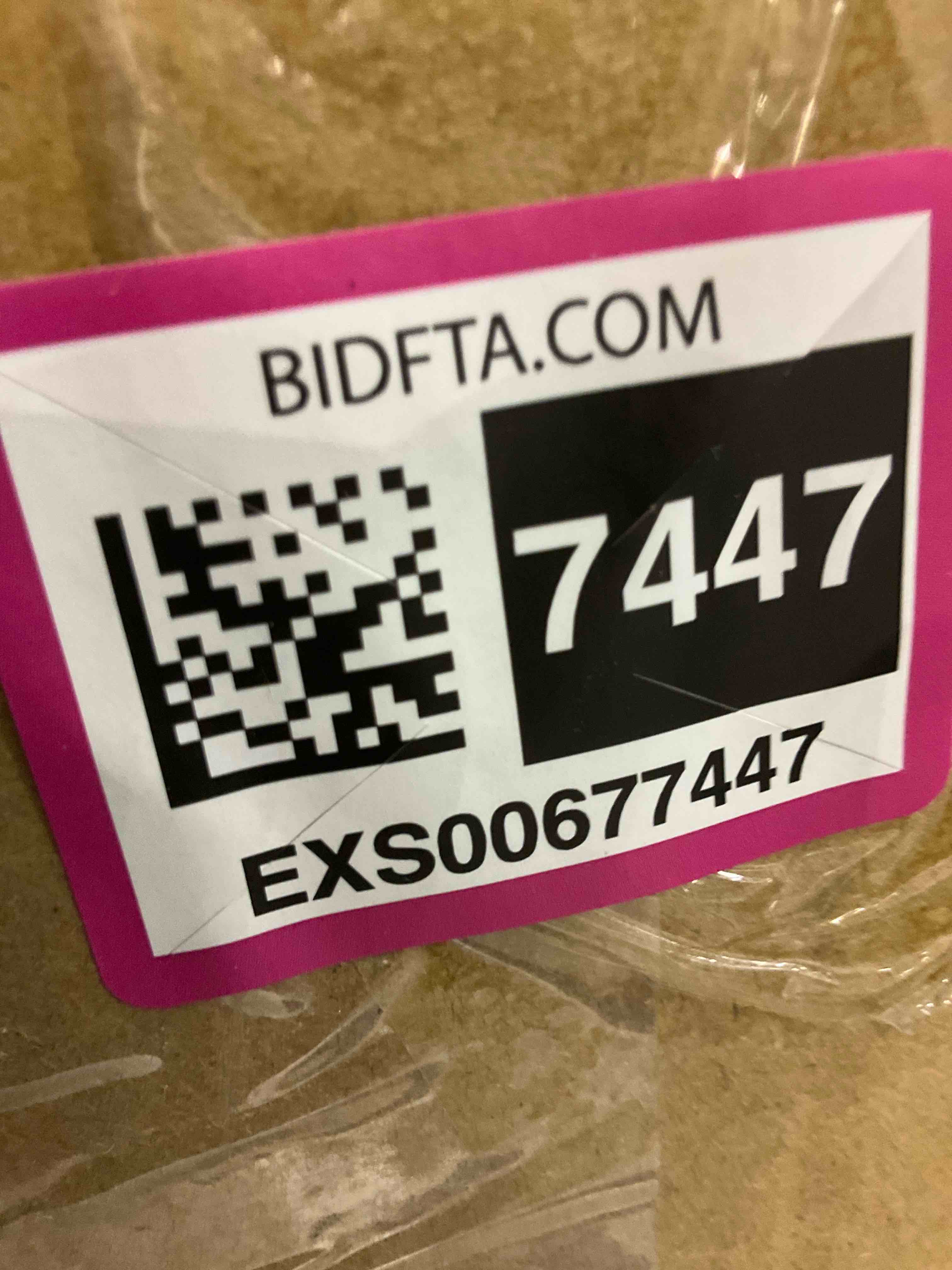 https://s3.amazonaws.com/lotting-images-prod/bidfta/EXS00677447_1704385741707.jpeg