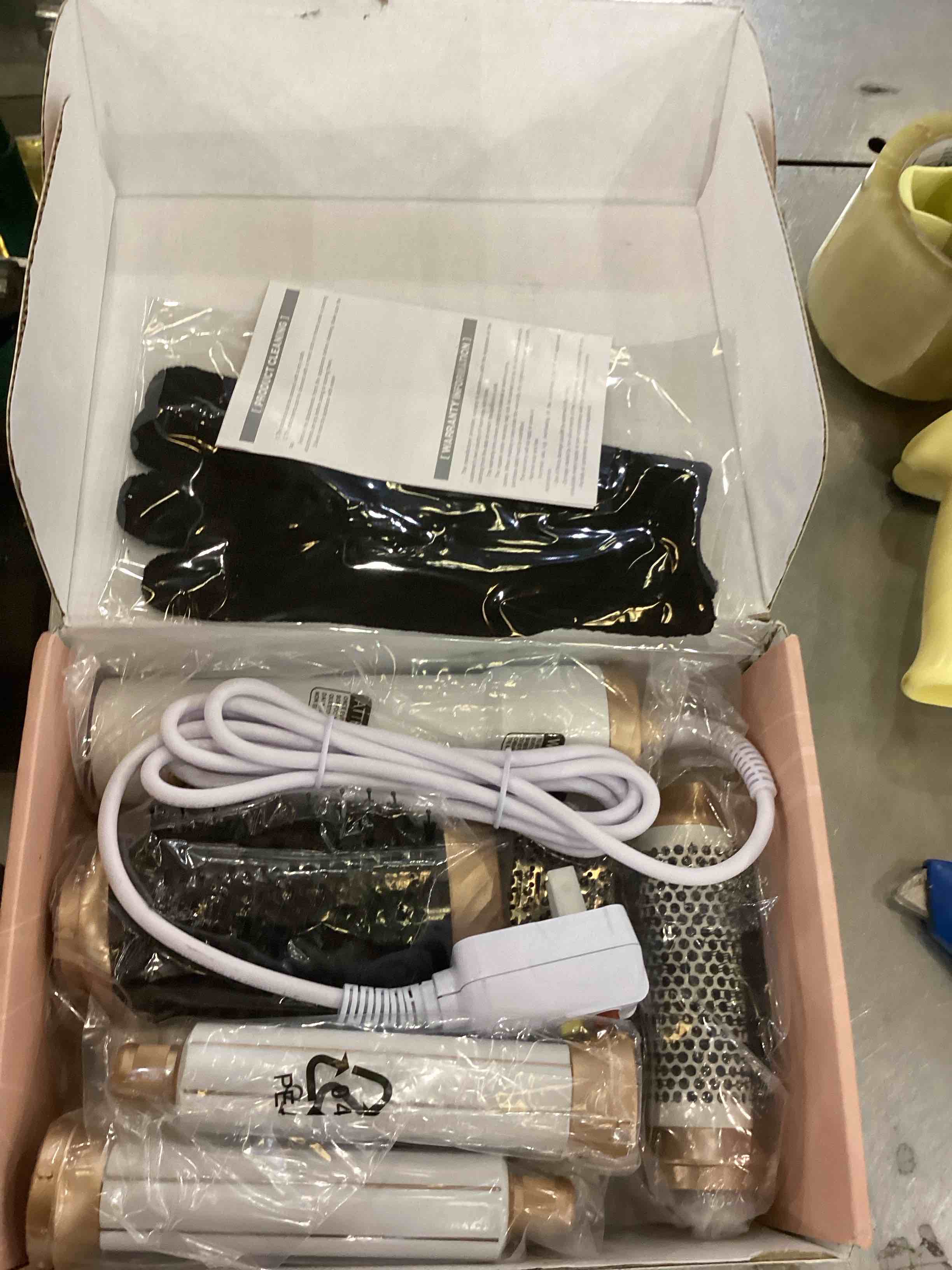 https://s3.amazonaws.com/lotting-images-prod/bidfta/EXS00677770_1703014377322.jpeg