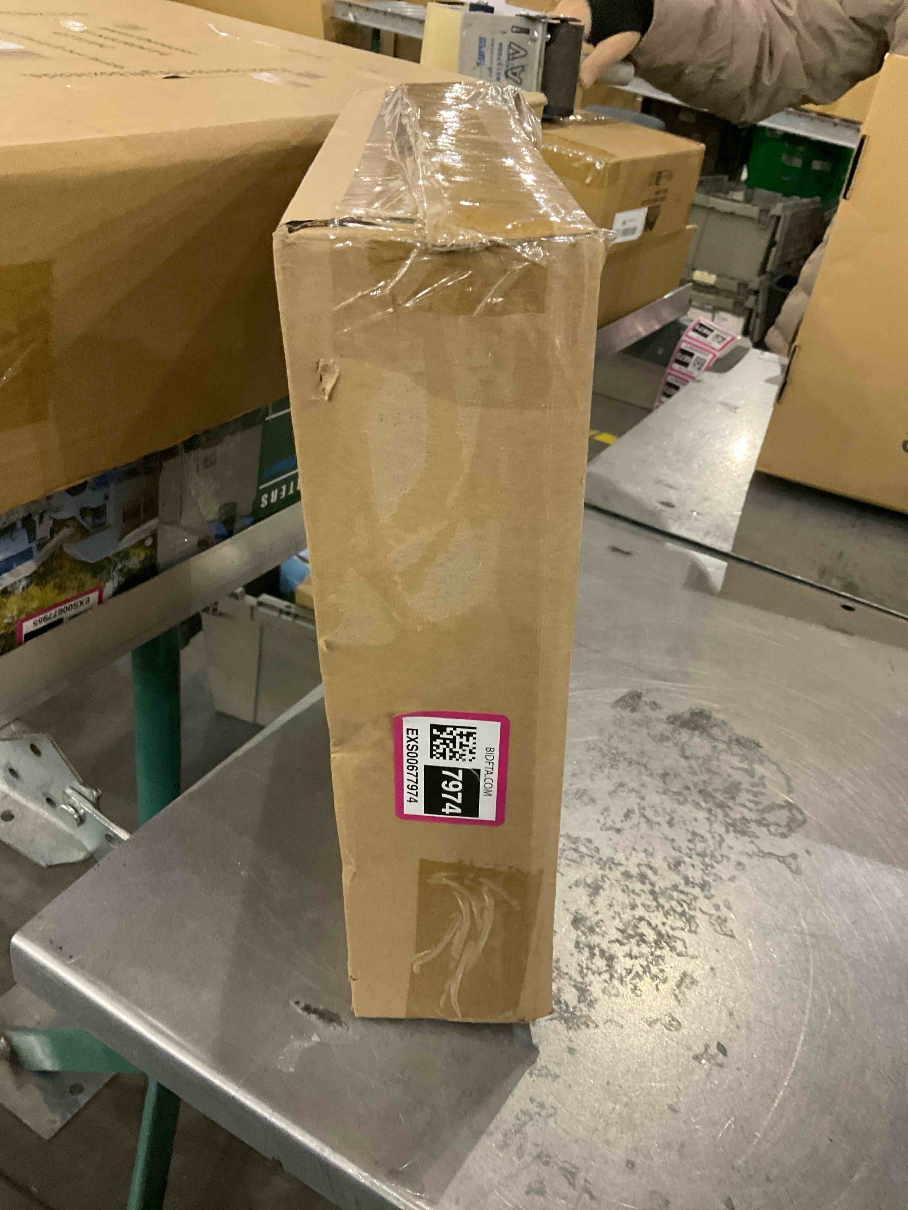 https://s3.amazonaws.com/lotting-images-prod/bidfta/EXS00677974_1703162152458.jpeg