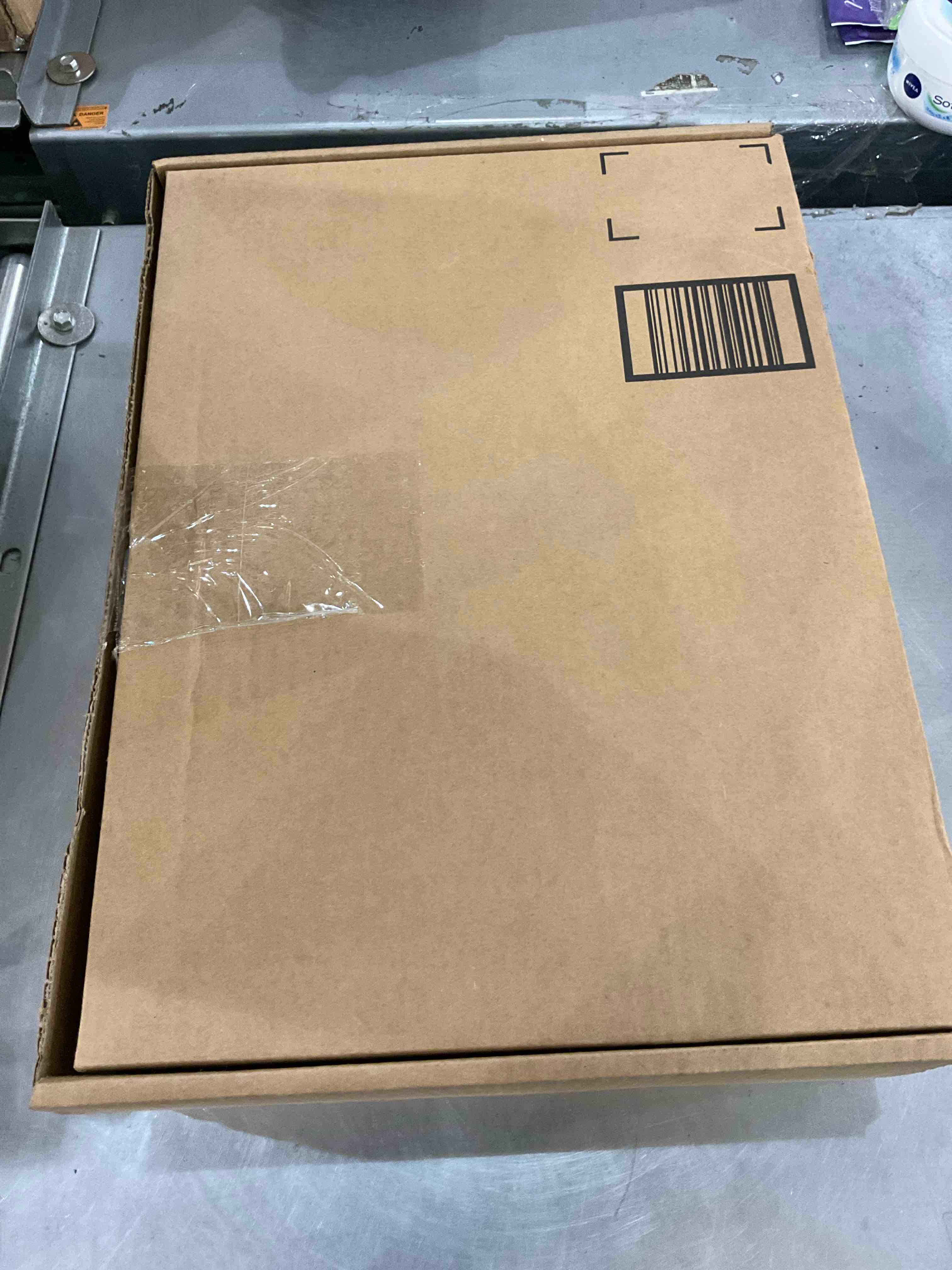https://s3.amazonaws.com/lotting-images-prod/bidfta/EXS00678056_1703864417374.jpeg