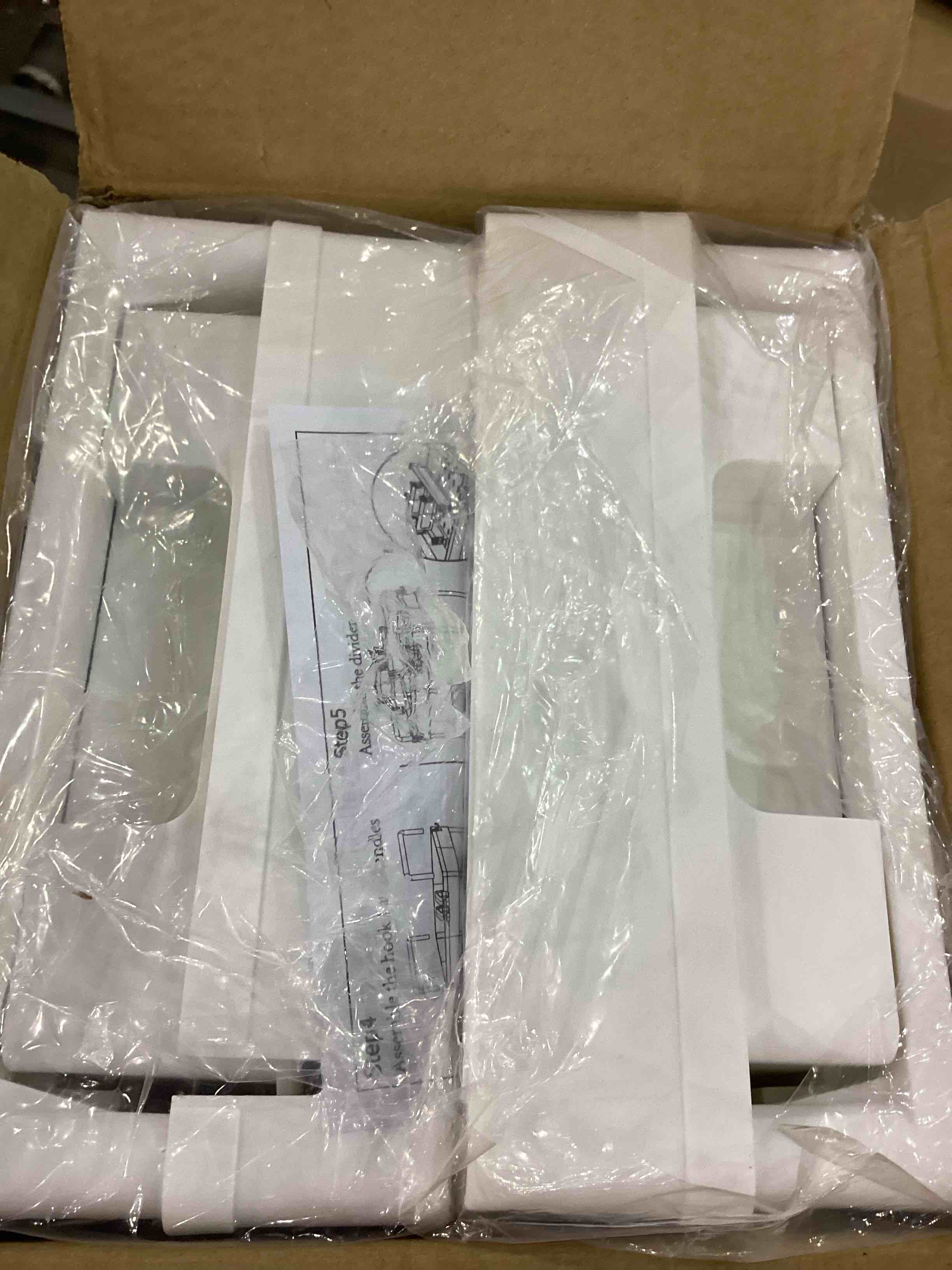 https://s3.amazonaws.com/lotting-images-prod/bidfta/EXS00678136_1704287886768.jpeg
