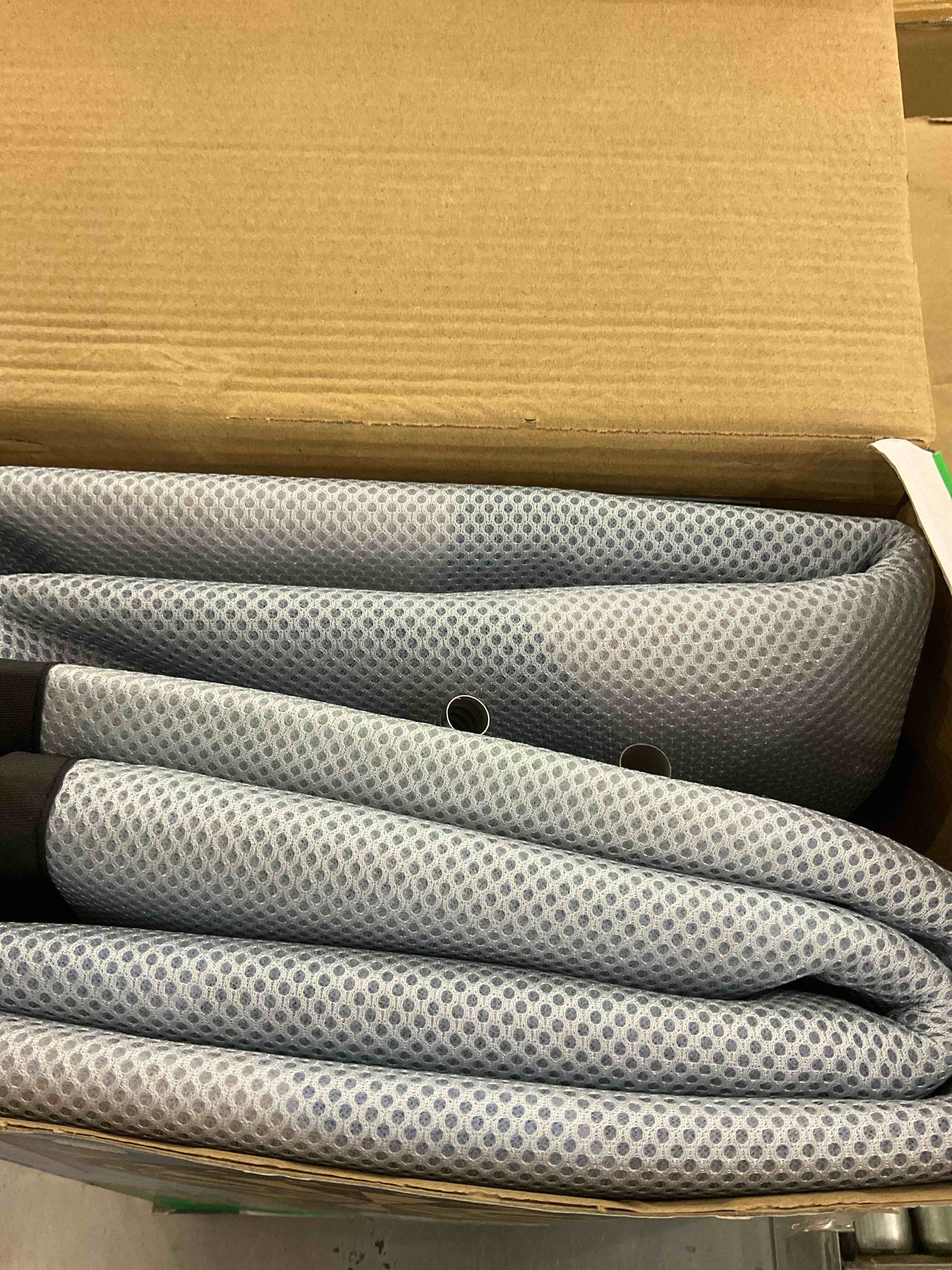https://s3.amazonaws.com/lotting-images-prod/bidfta/EXS00678538_1704294916768.jpeg