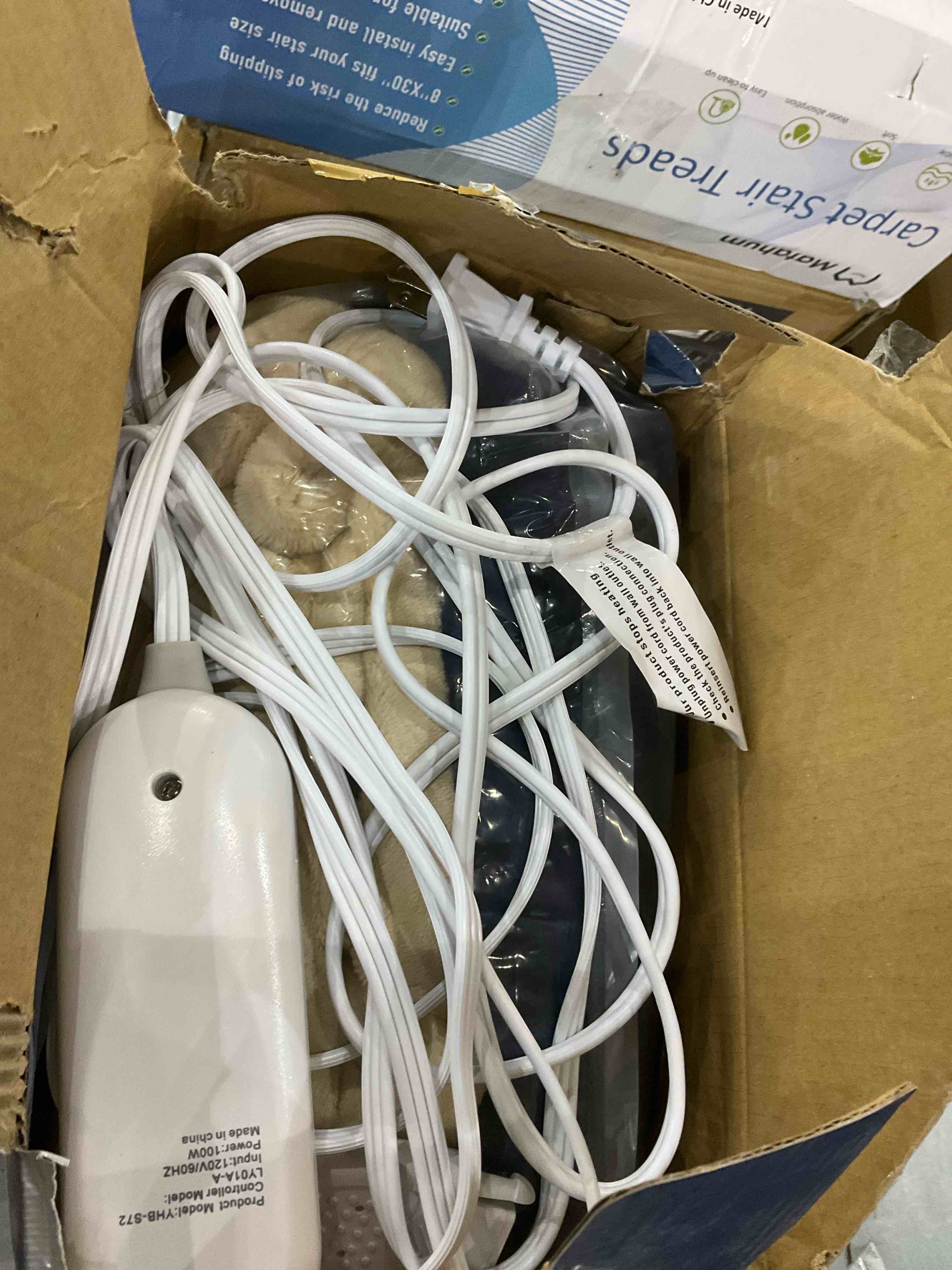 https://s3.amazonaws.com/lotting-images-prod/bidfta/EXS00679009_1702988957494.jpeg