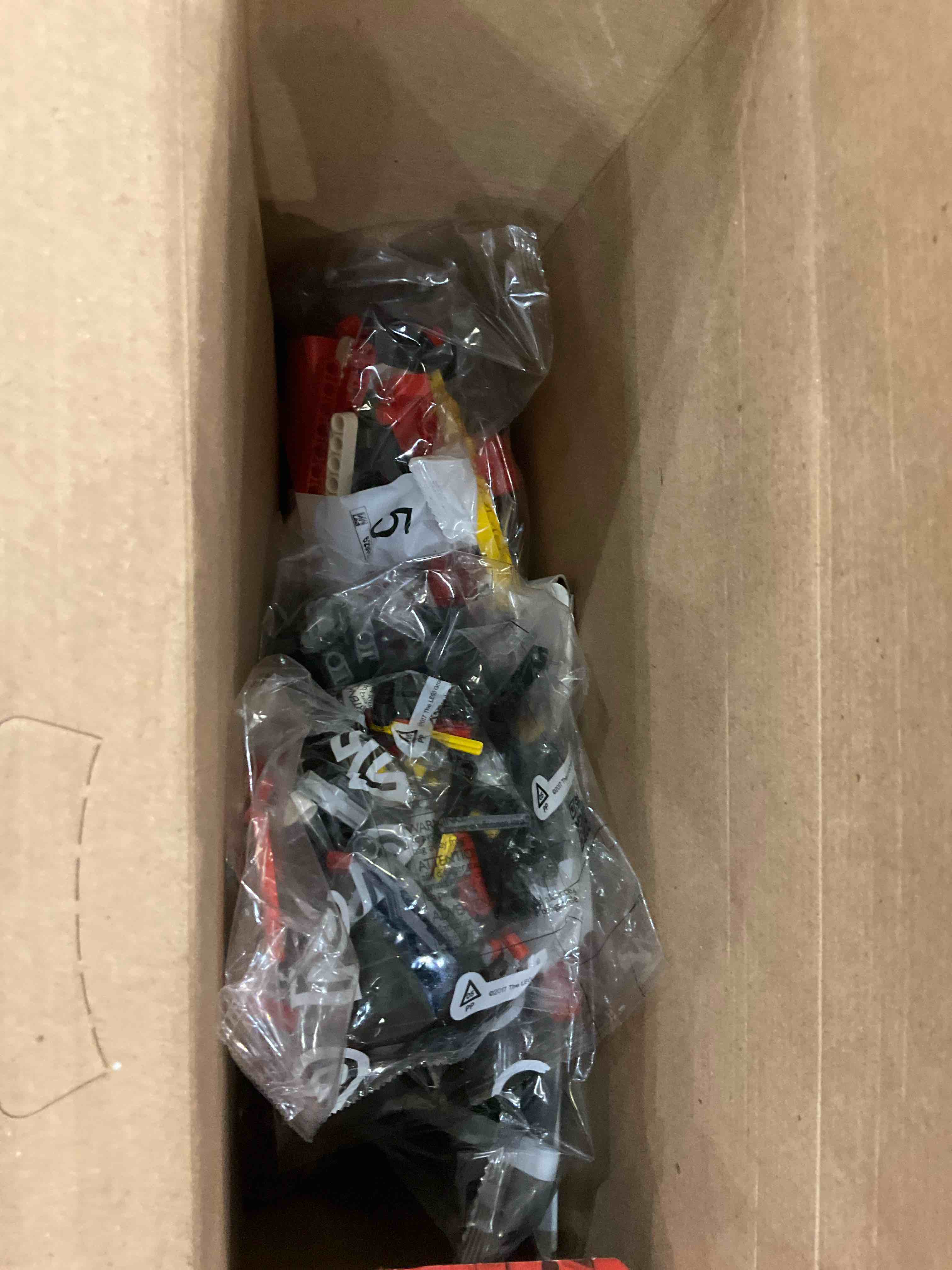 https://s3.amazonaws.com/lotting-images-prod/bidfta/EXS00679654_1702478236090.jpeg