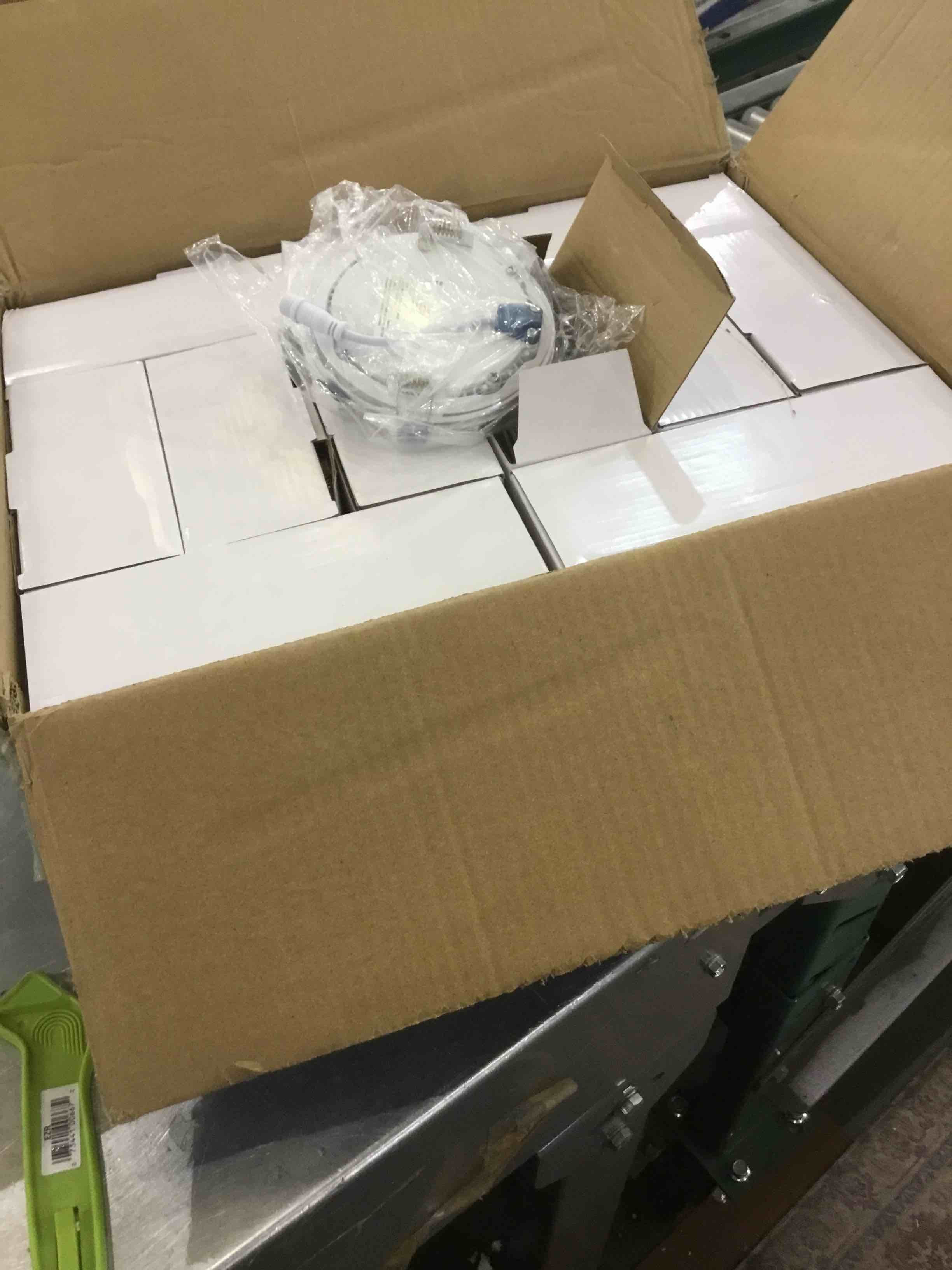 https://s3.amazonaws.com/lotting-images-prod/bidfta/EXS00679880_1702664956630.jpeg