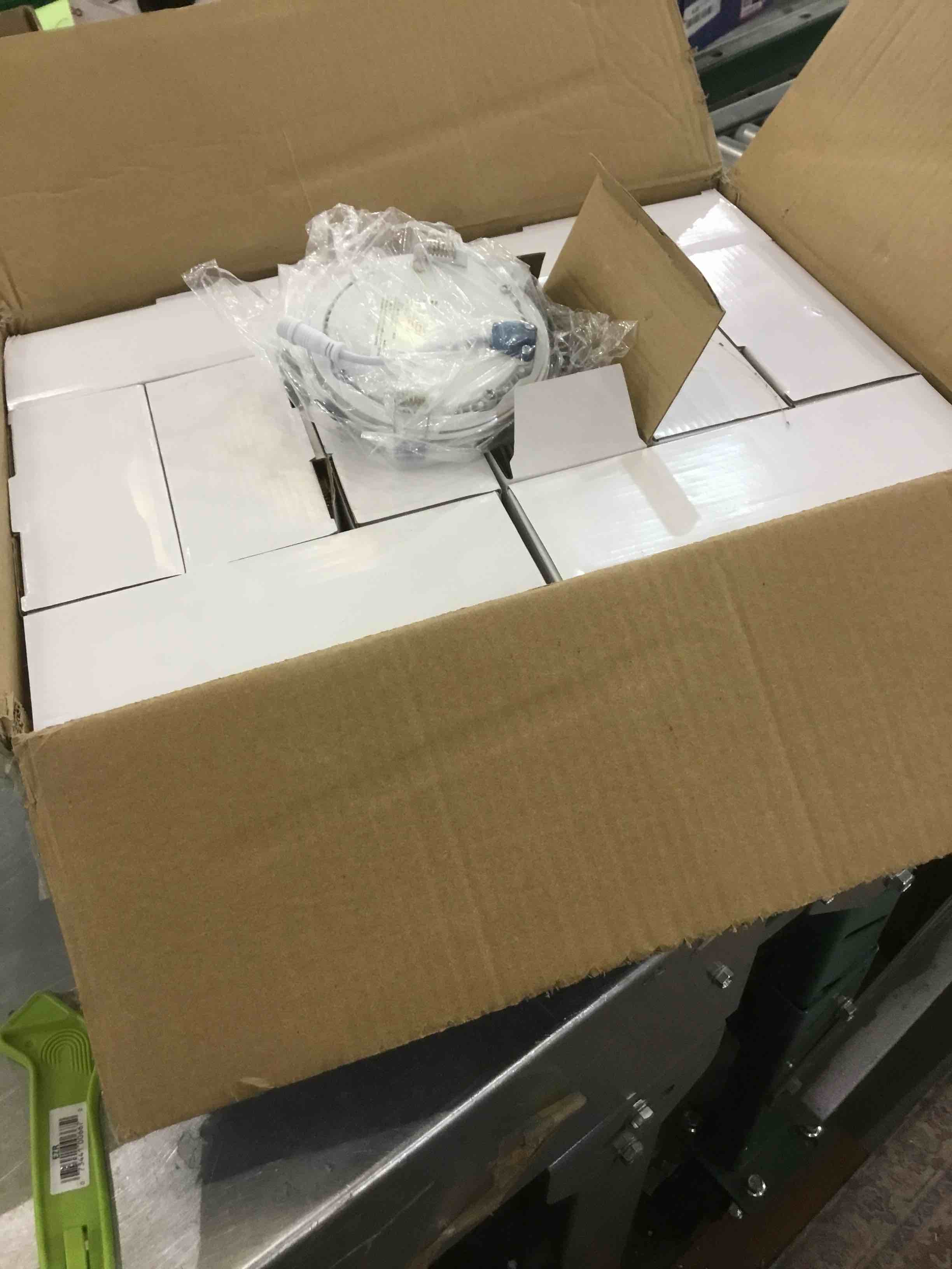 https://s3.amazonaws.com/lotting-images-prod/bidfta/EXS00679880_1702664957601.jpeg