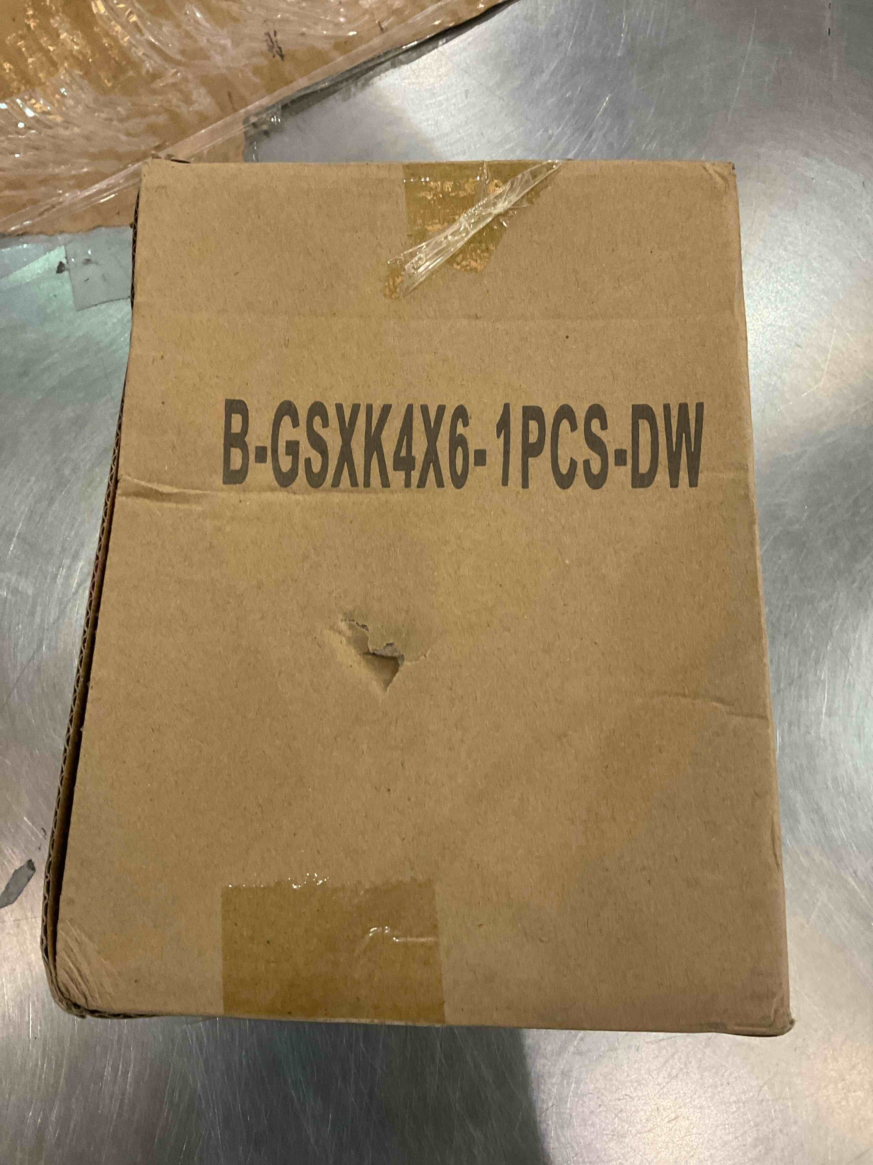 https://s3.amazonaws.com/lotting-images-prod/bidfta/EXS00680703_1697811928609.jpeg
