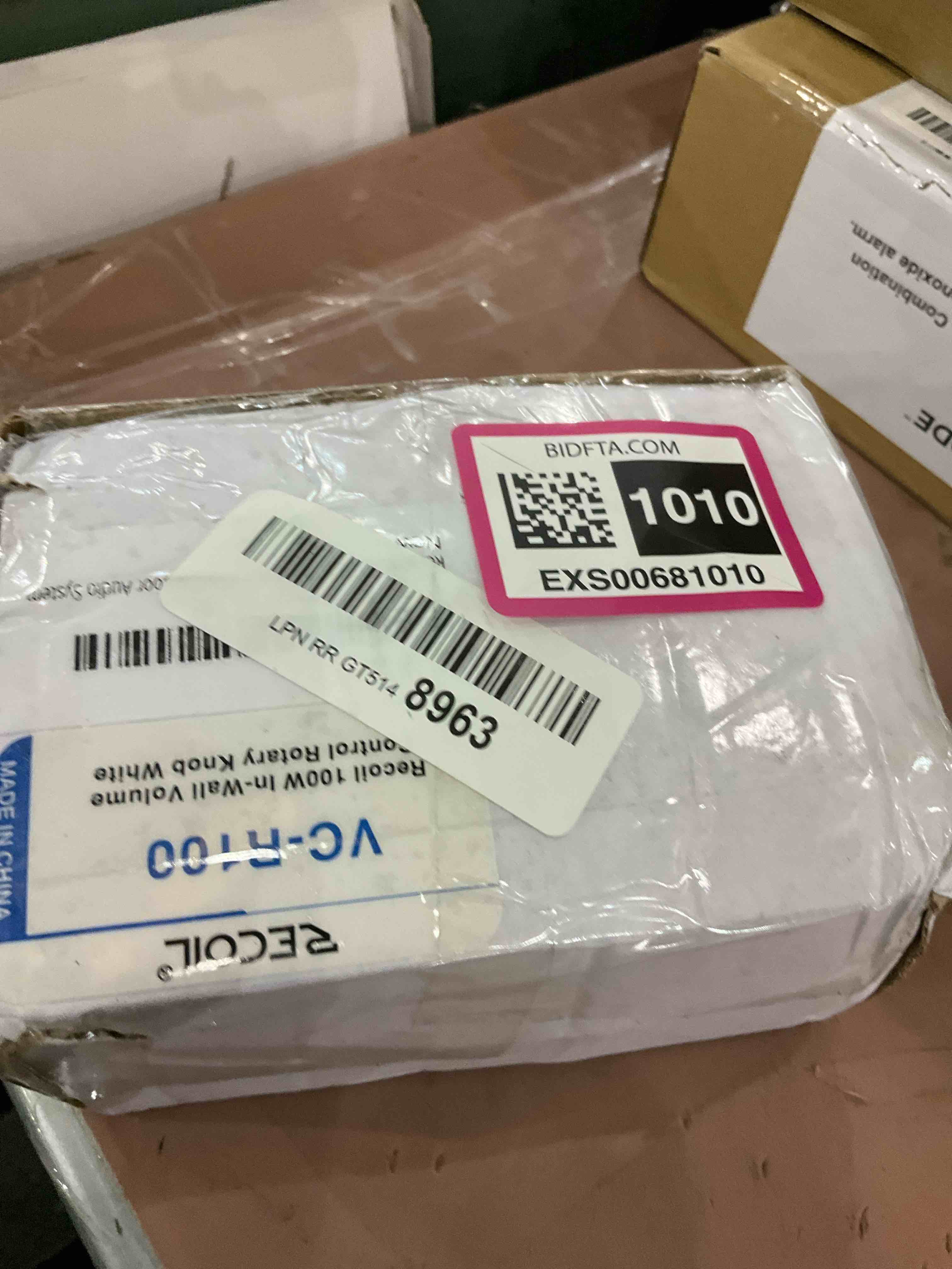 https://s3.amazonaws.com/lotting-images-prod/bidfta/EXS00681010_1697482519598.jpeg