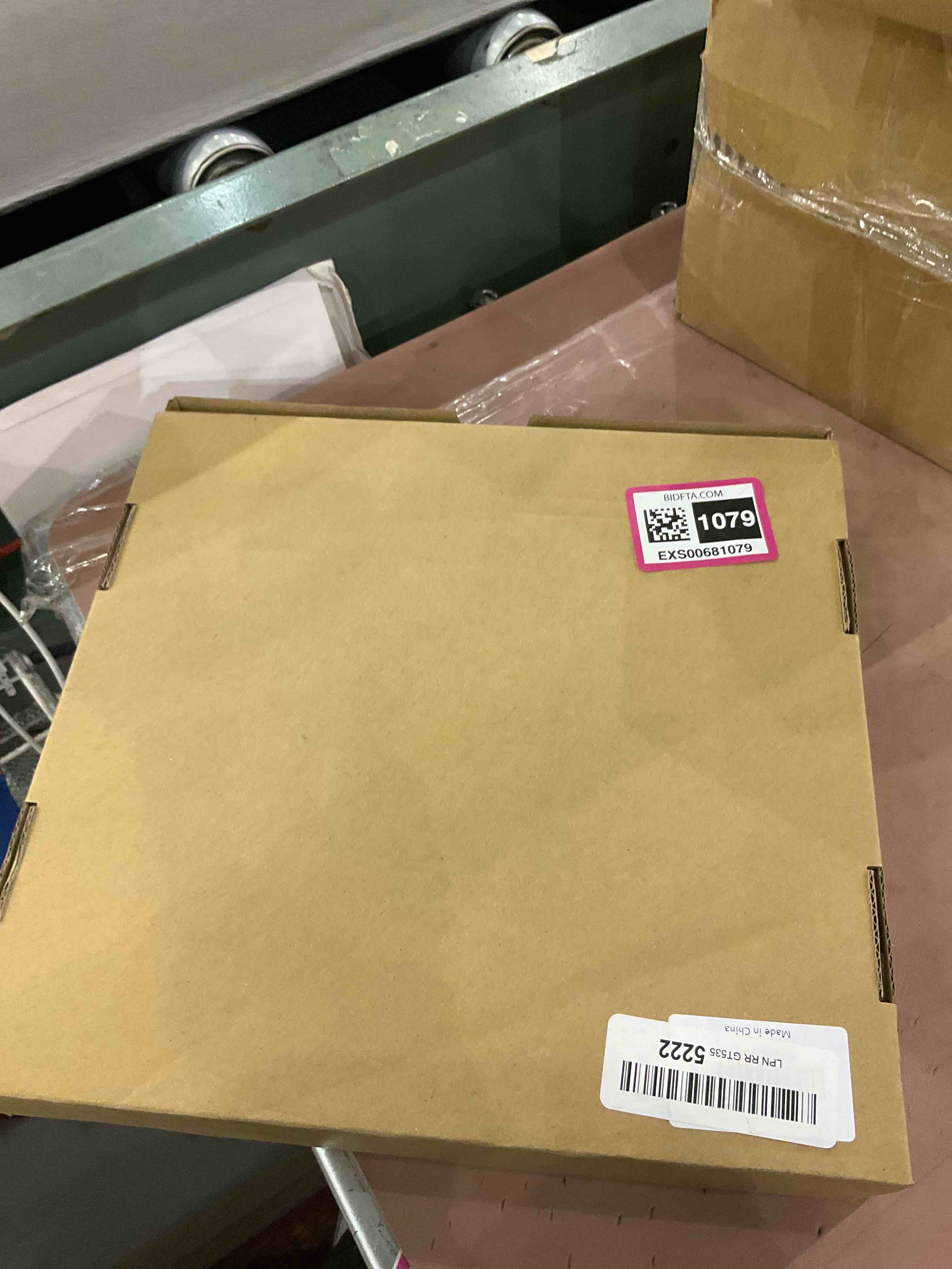 https://s3.amazonaws.com/lotting-images-prod/bidfta/EXS00681079_1697542909505.jpeg
