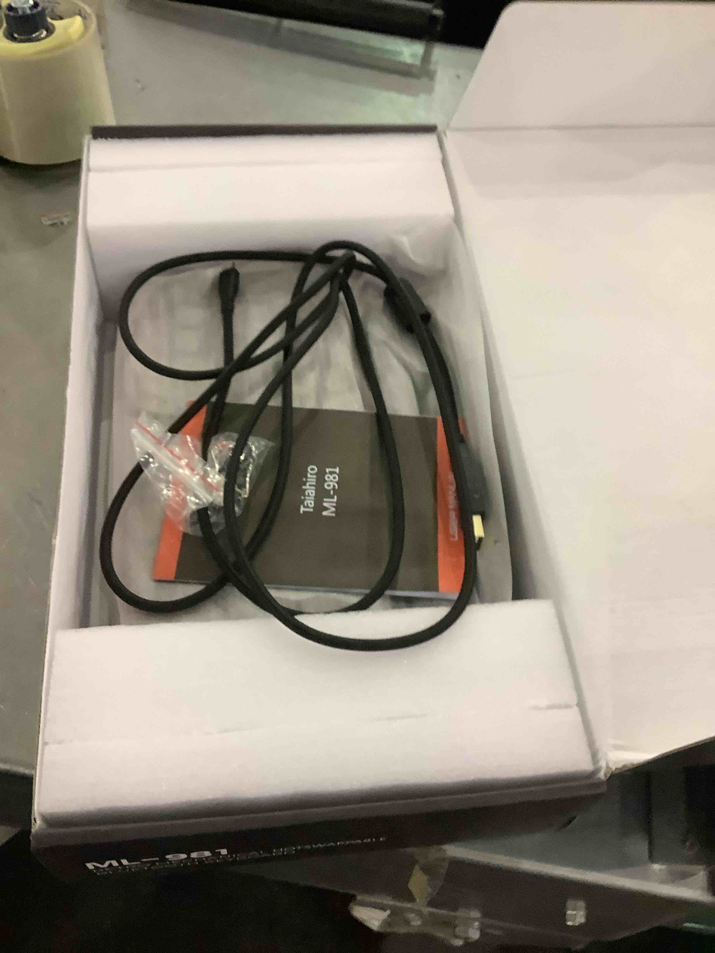 https://s3.amazonaws.com/lotting-images-prod/bidfta/EXS00681930_1697800879813.jpeg
