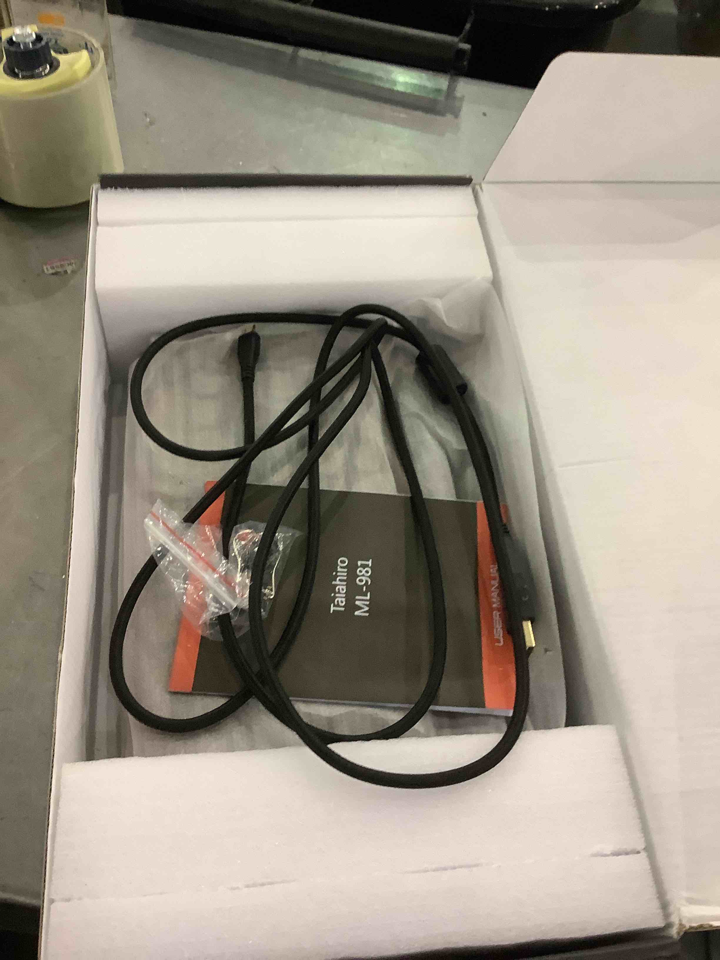 https://s3.amazonaws.com/lotting-images-prod/bidfta/EXS00681930_1697800881450.jpeg