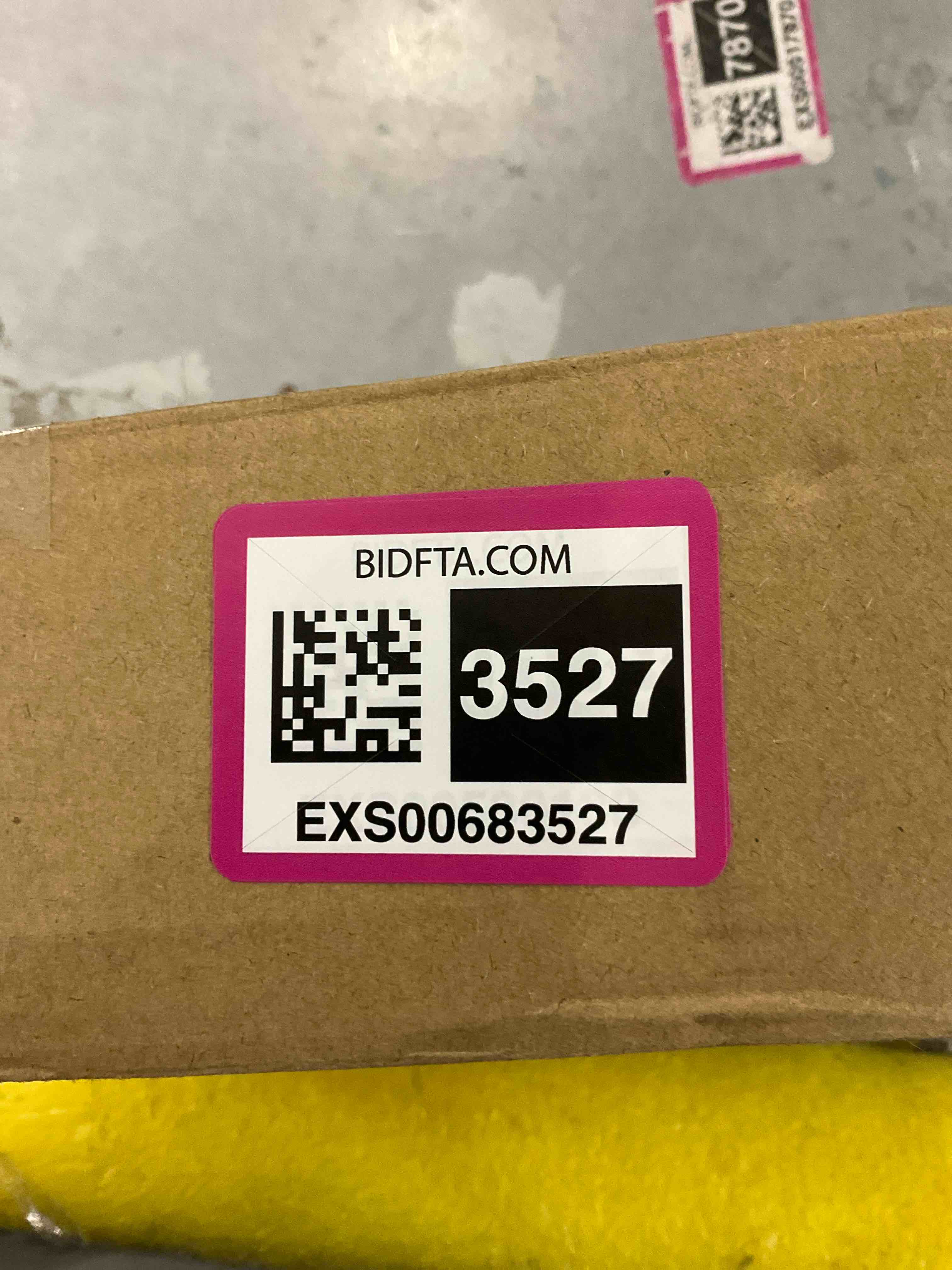 https://s3.amazonaws.com/lotting-images-prod/bidfta/EXS00683527_1697552945339.jpeg