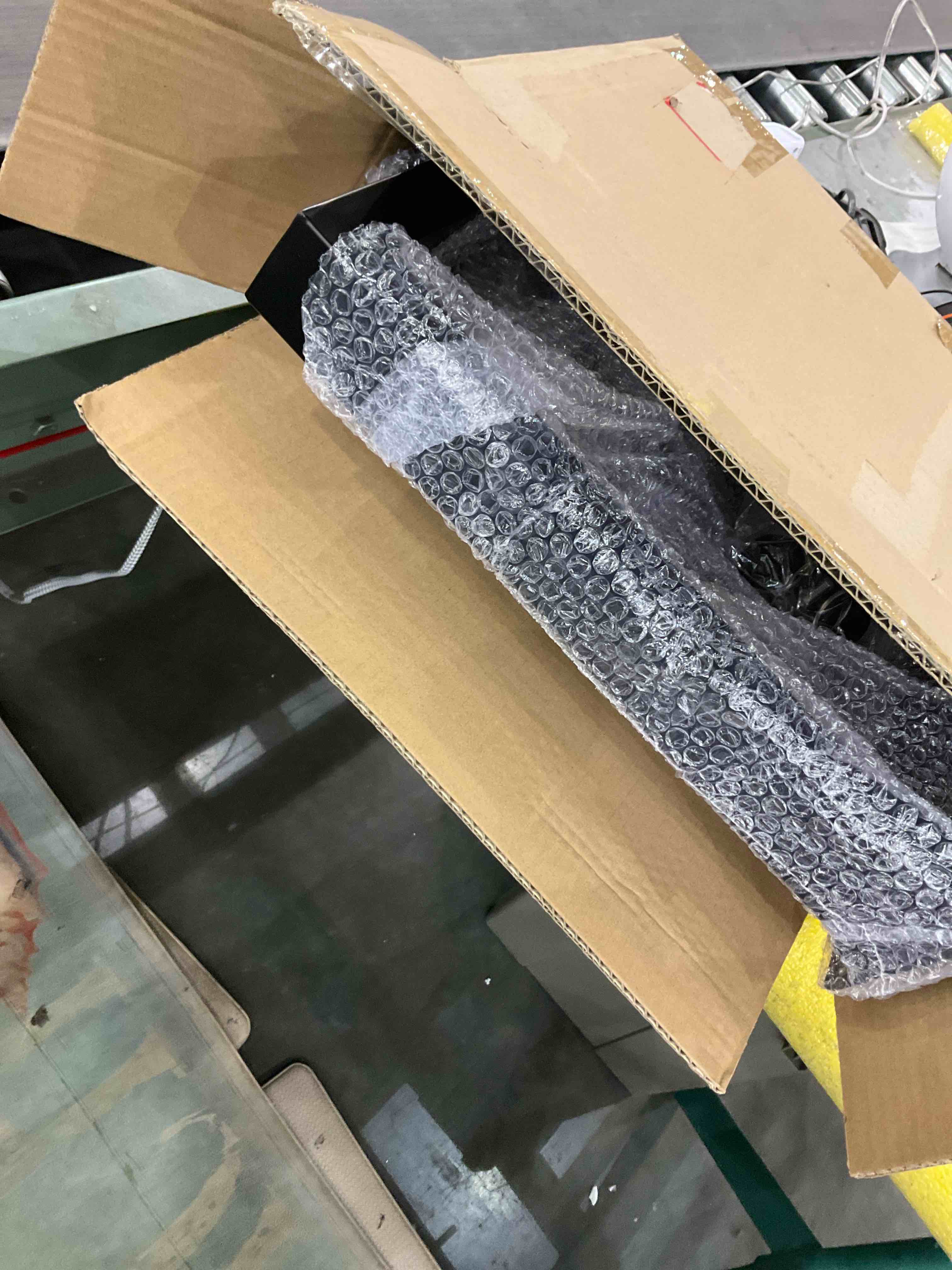 https://s3.amazonaws.com/lotting-images-prod/bidfta/EXS00683528_1697552997811.jpeg