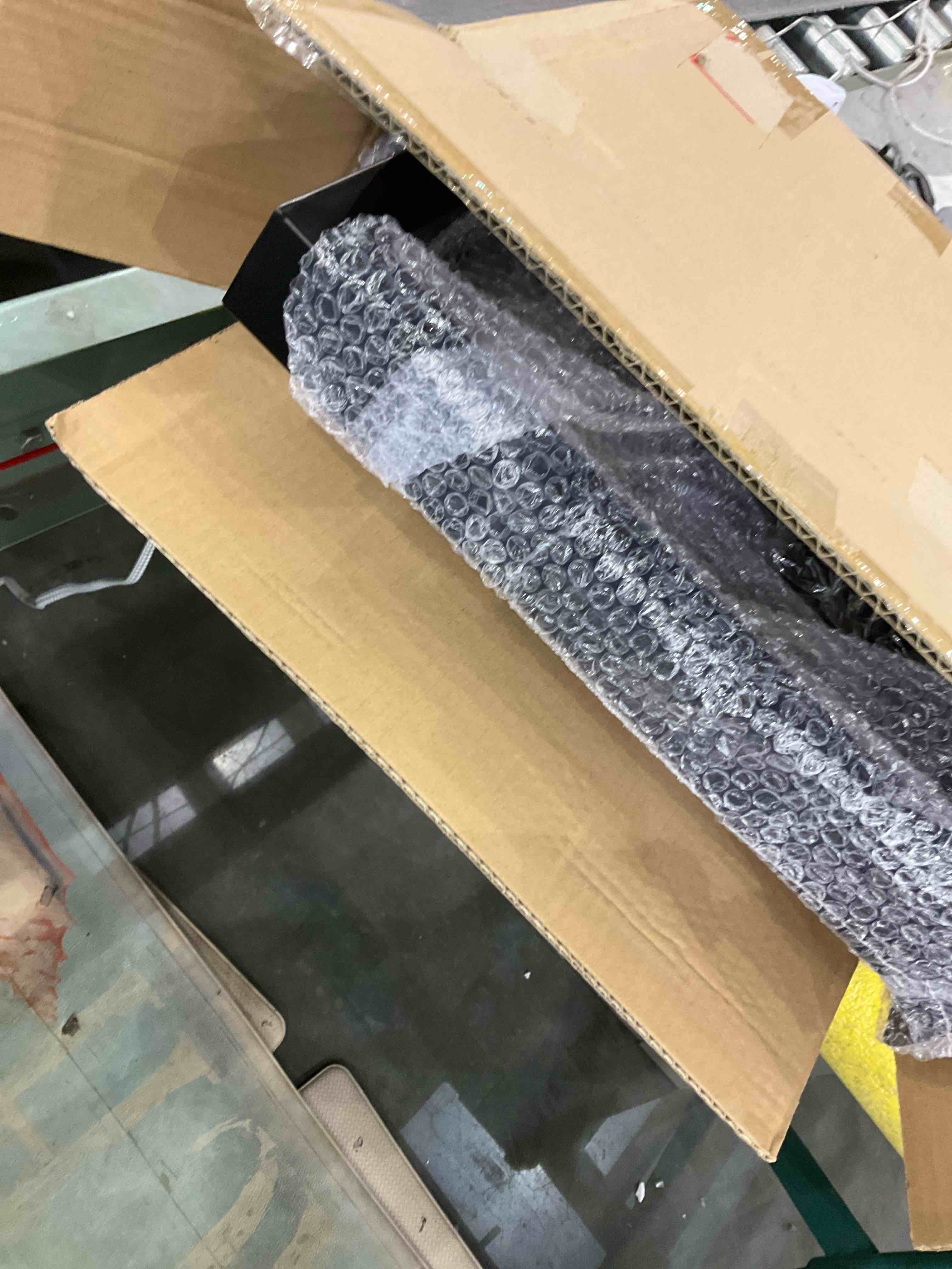 https://s3.amazonaws.com/lotting-images-prod/bidfta/EXS00683528_1697552999187.jpeg