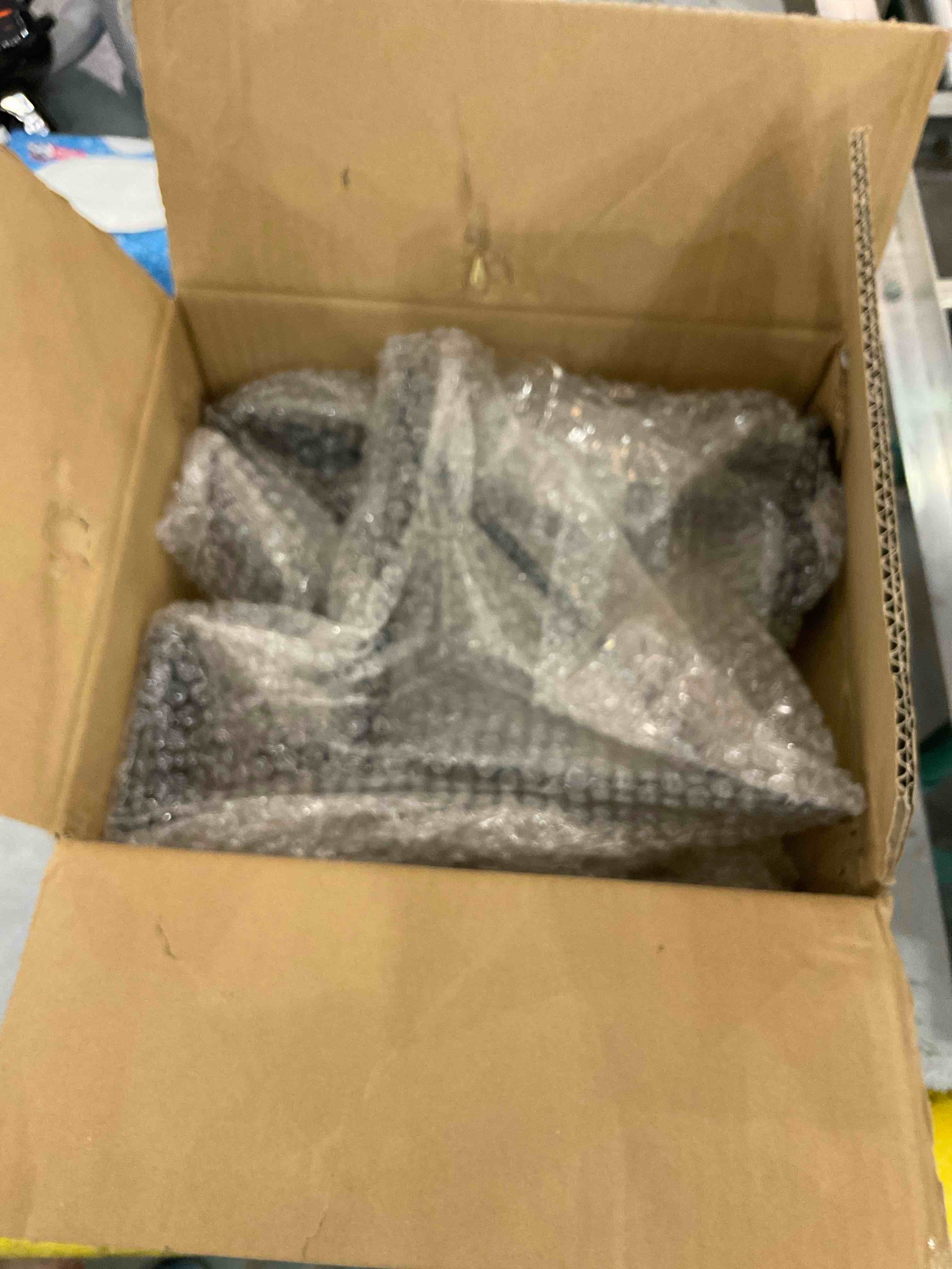 https://s3.amazonaws.com/lotting-images-prod/bidfta/EXS00683821_1697659265610.jpeg
