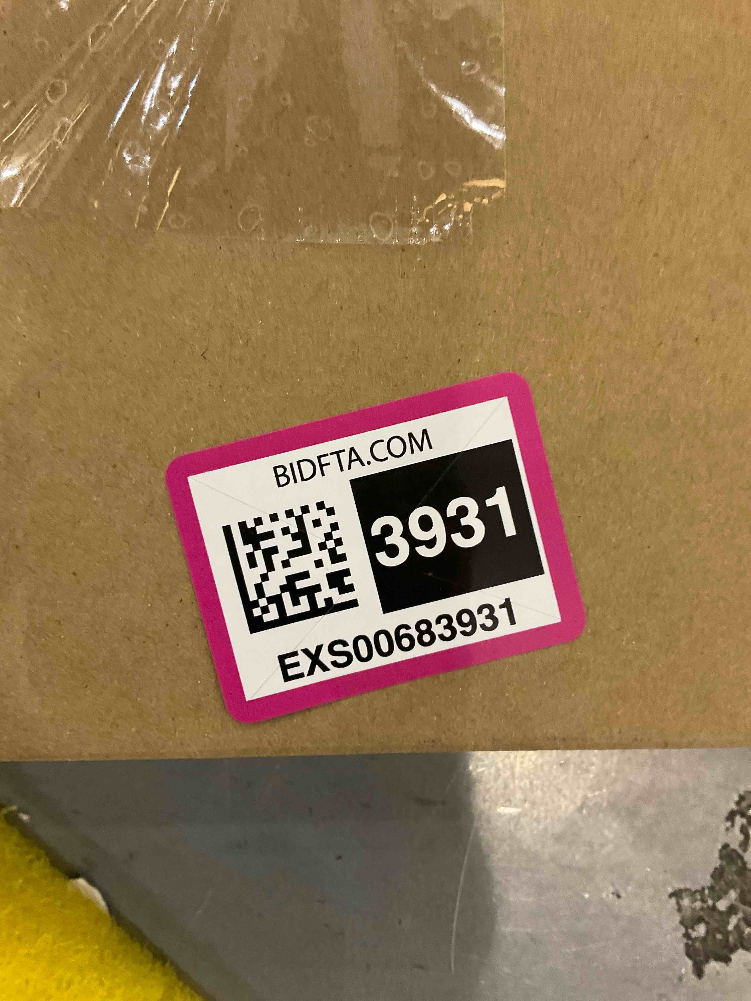 https://s3.amazonaws.com/lotting-images-prod/bidfta/EXS00683931_1697730174381.jpeg